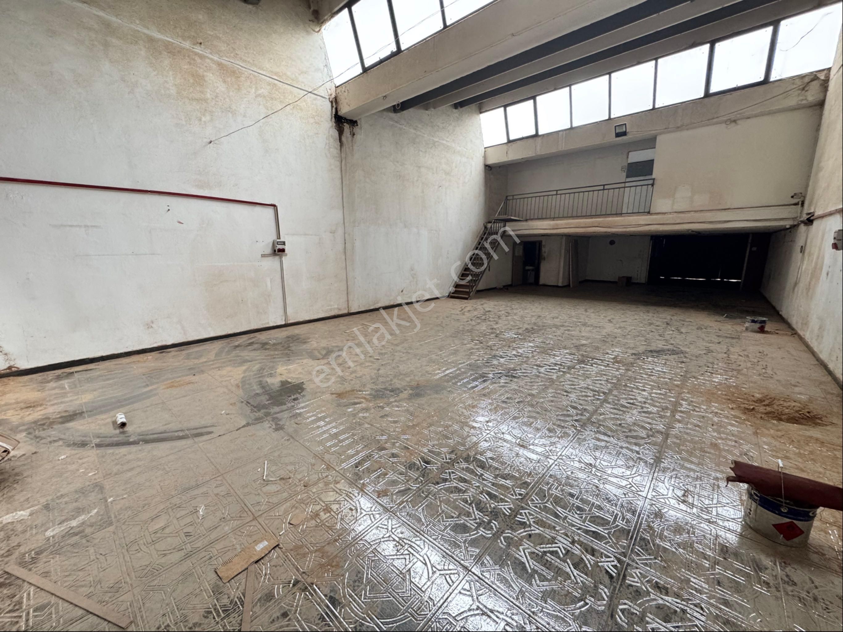 Pera'dan Baksan Sanayi Sitesi 36. Blok Kiralık 265 M2 Dükkan - Görsel 3