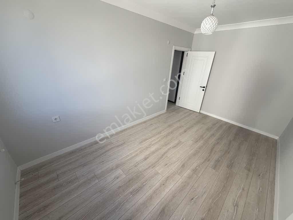 Geniş 1+1 İsteyenlere Ön Cephe Ve Kullanışlı Balkon Asansörlü - Görsel 11