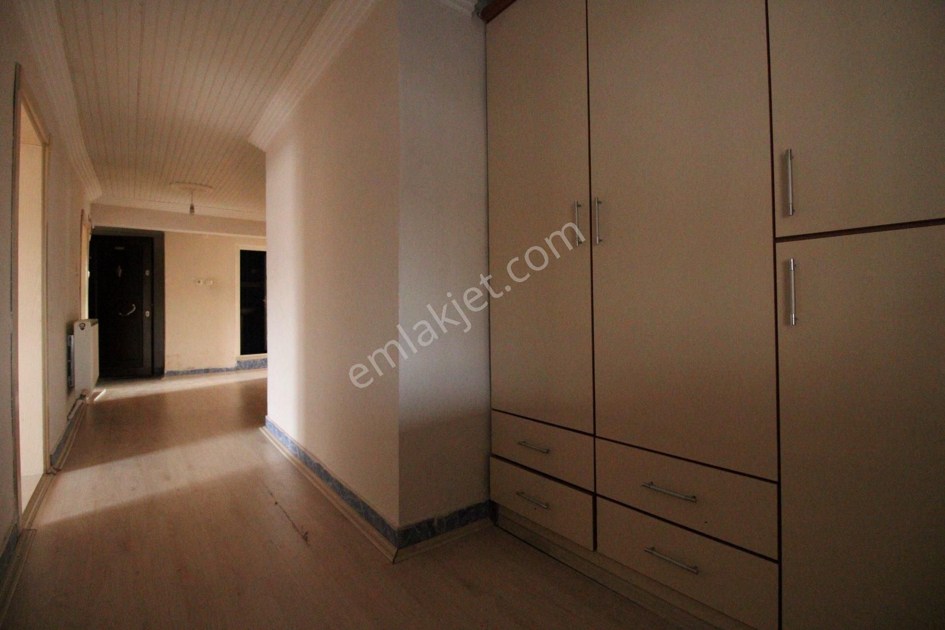 Startkey Yönden Alihikmet Paşa Okulu Karşısı Kiralık Geniş 2+1 - Görsel 14
