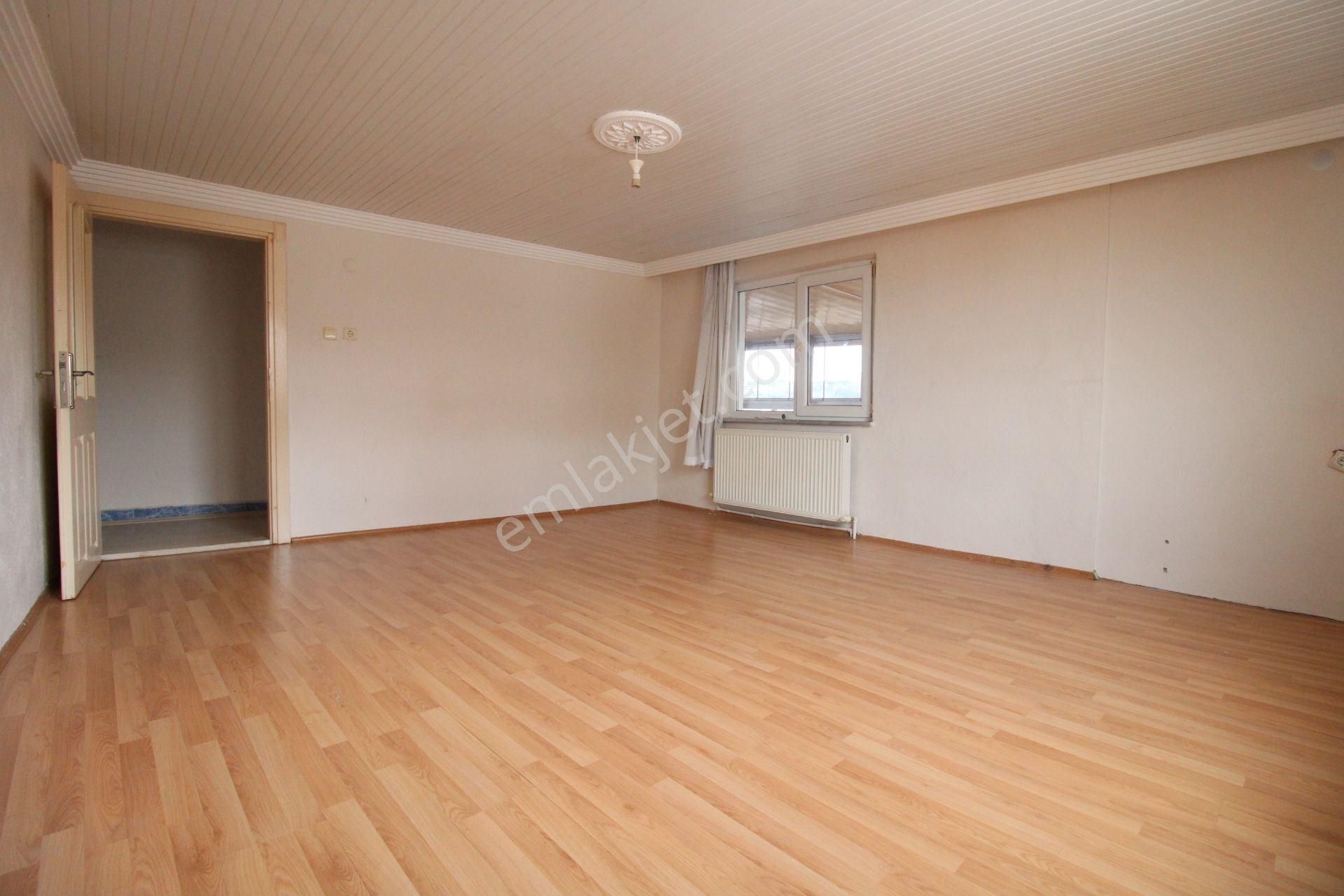 Startkey Yönden Alihikmet Paşa Okulu Karşısı Kiralık Geniş 2+1 - Görsel 3