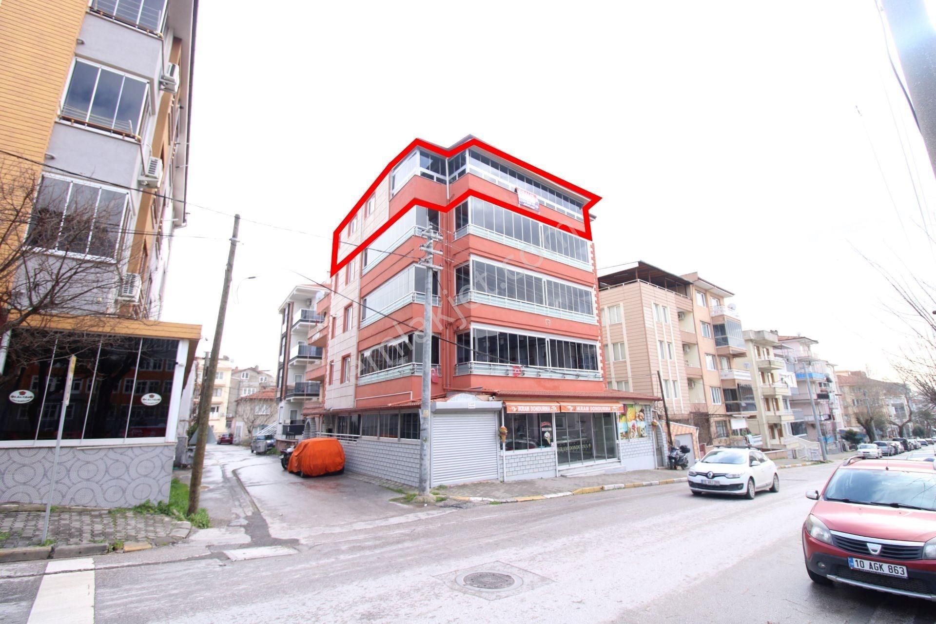 Startkey Yönden Alihikmet Paşa Okulu Karşısı Kiralık Geniş 2+1 - Görsel 21