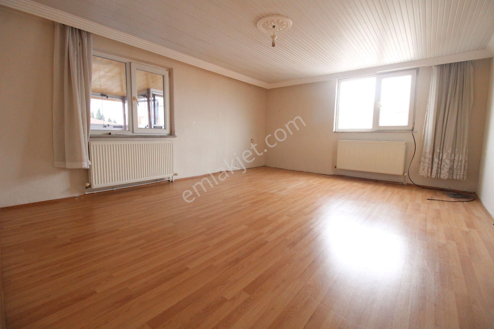 Startkey Yönden Alihikmet Paşa Okulu Karşısı Kiralık Geniş 2+1 - Görsel 2
