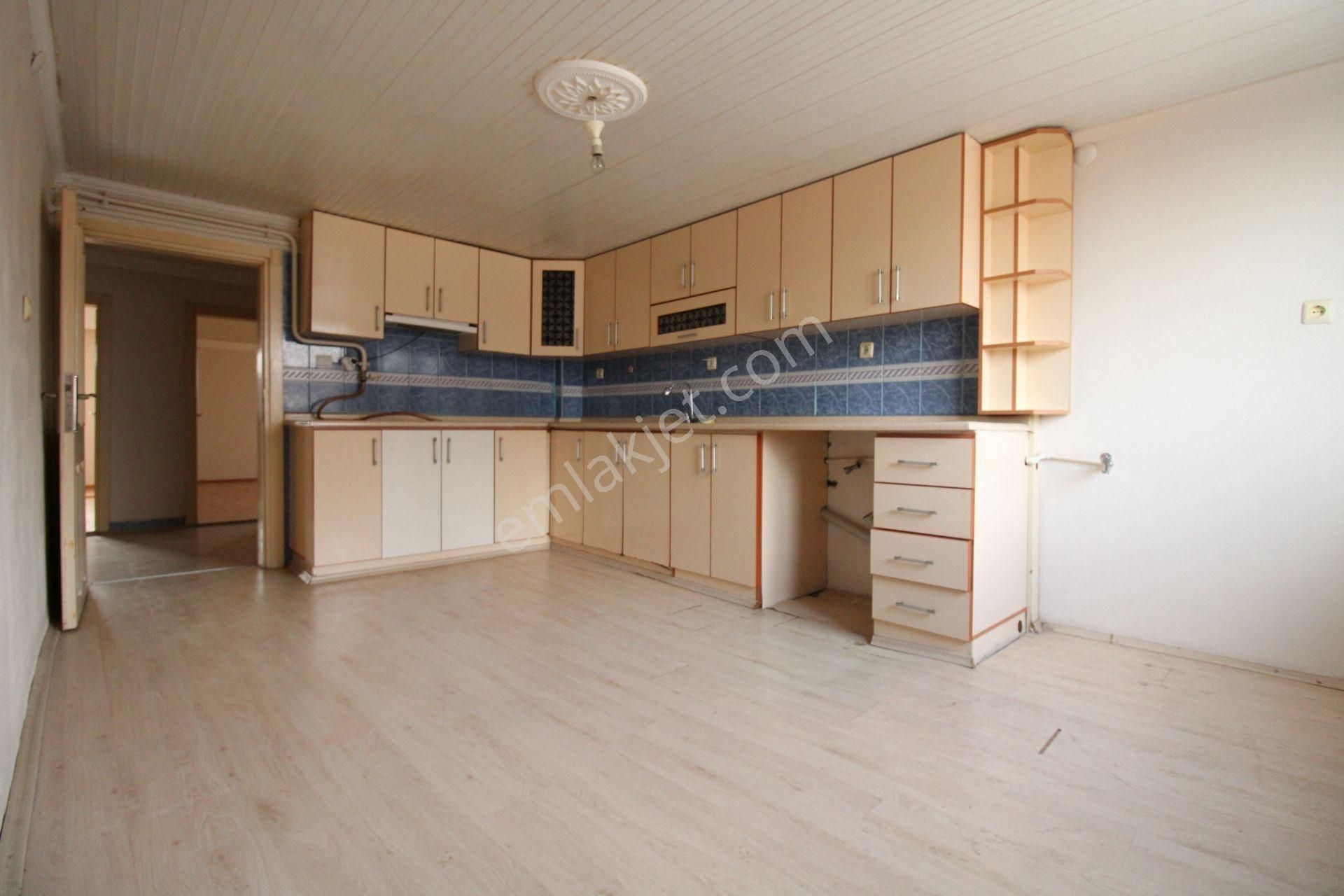 Startkey Yönden Alihikmet Paşa Okulu Karşısı Kiralık Geniş 2+1 - Görsel 19
