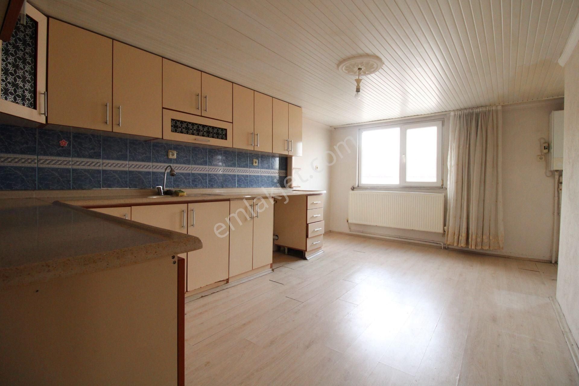 Startkey Yönden Alihikmet Paşa Okulu Karşısı Kiralık Geniş 2+1 - Görsel 18