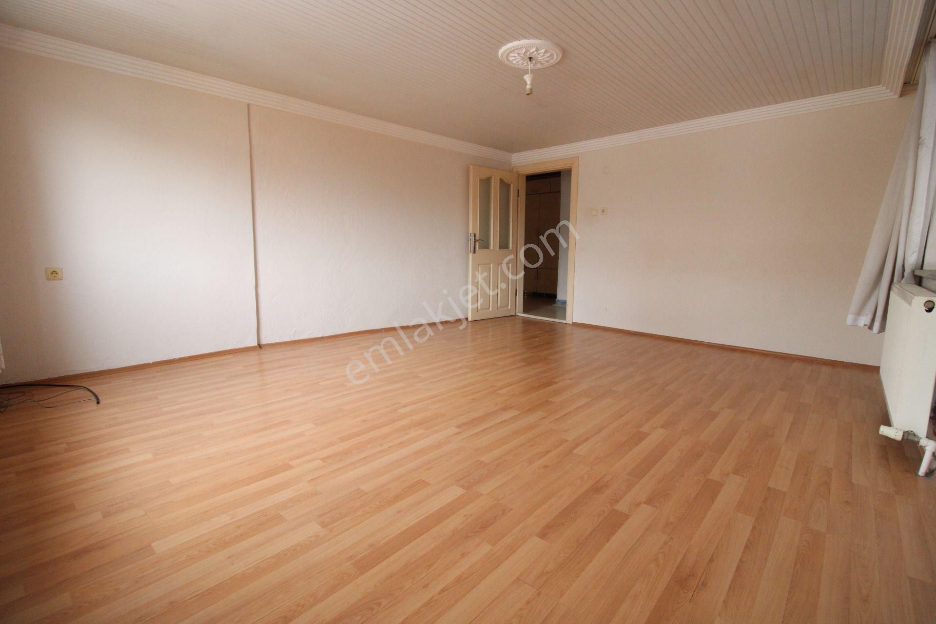 Startkey Yönden Alihikmet Paşa Okulu Karşısı Kiralık Geniş 2+1 - Görsel 4