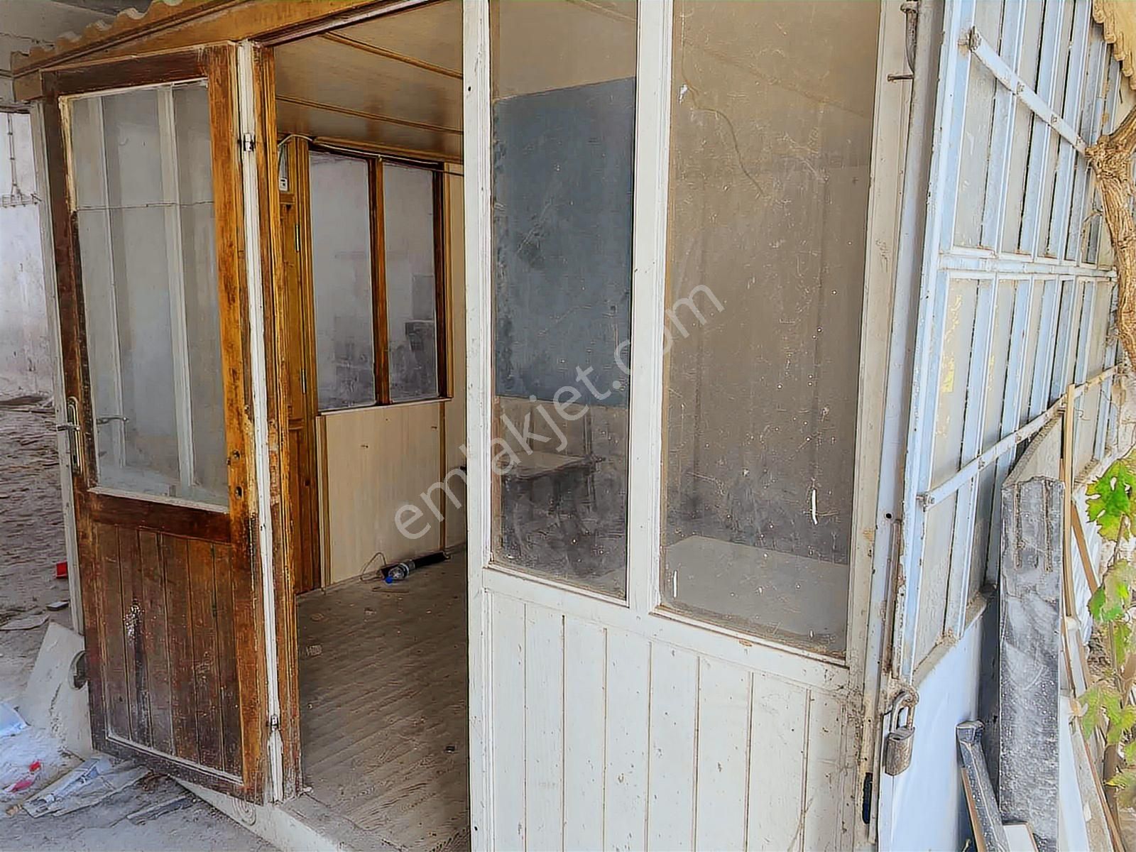 Dinamikten Sanayi Merkezde Kiralık Dükkan - Görsel 3