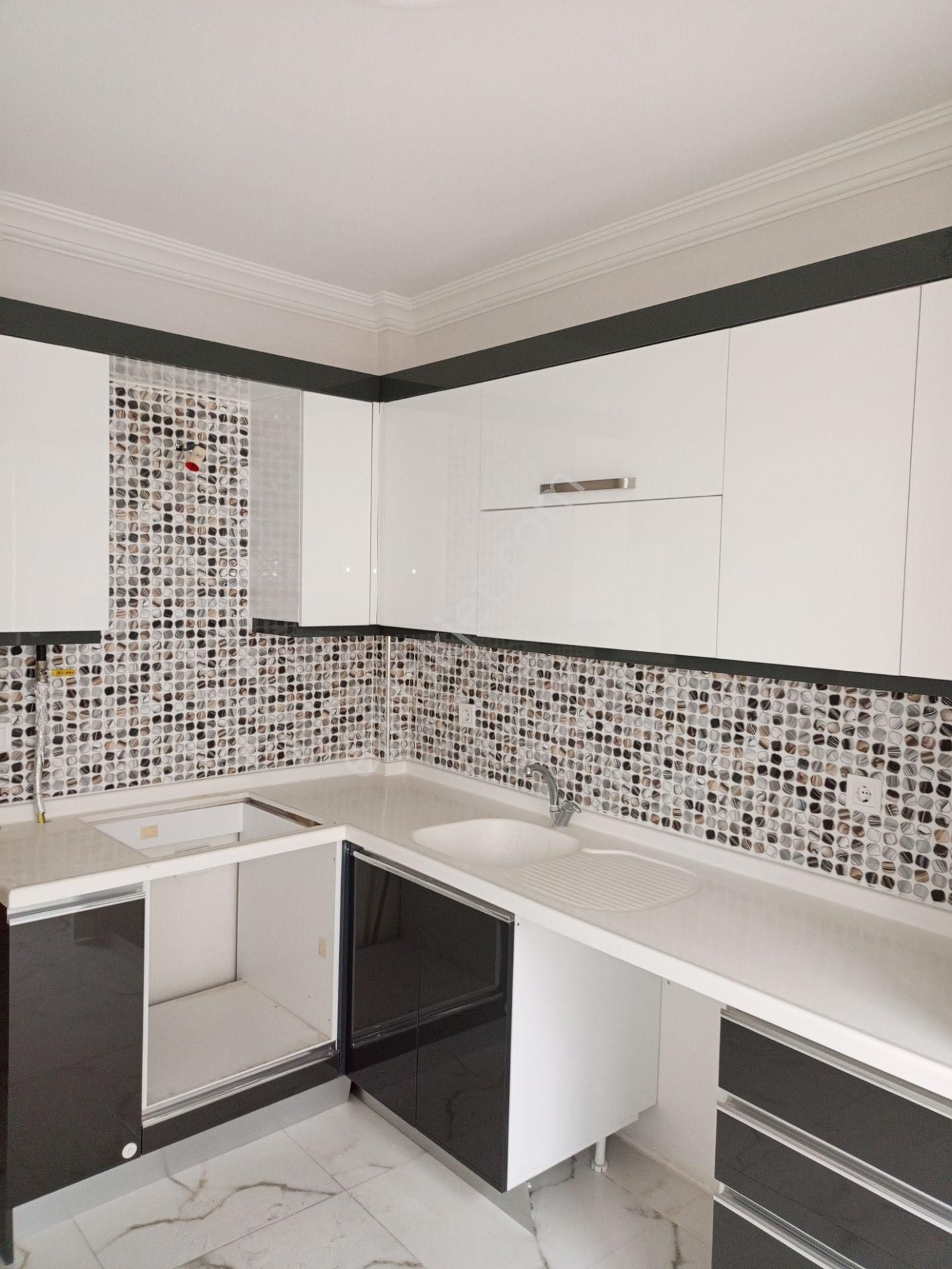 Menemen Kasımpaşa Mahallesinde Kiralık 2+1 Ara Kat Yeni Daire - Görsel 2