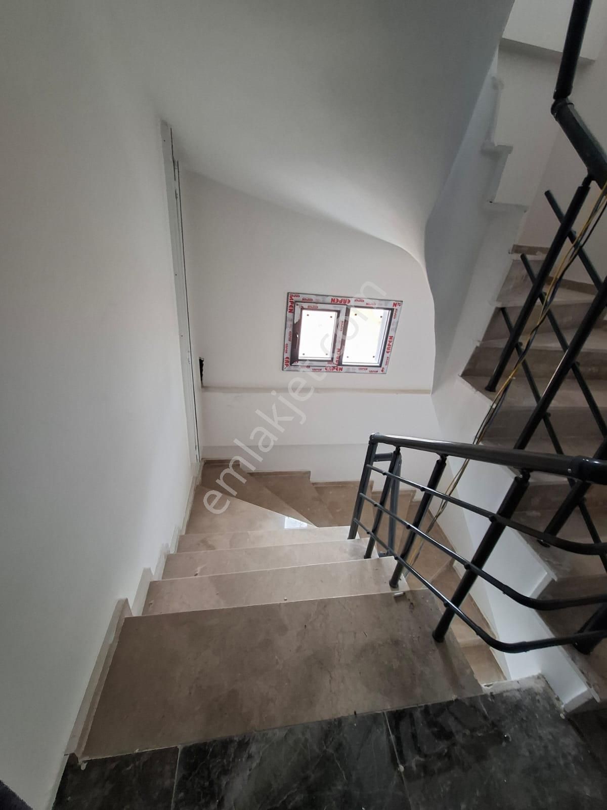 Cumhuriyet Mahallesi’nde Satılık 2+1 Ara Kat Daire Fiyat: 4.500.000 Tl - Görsel 2