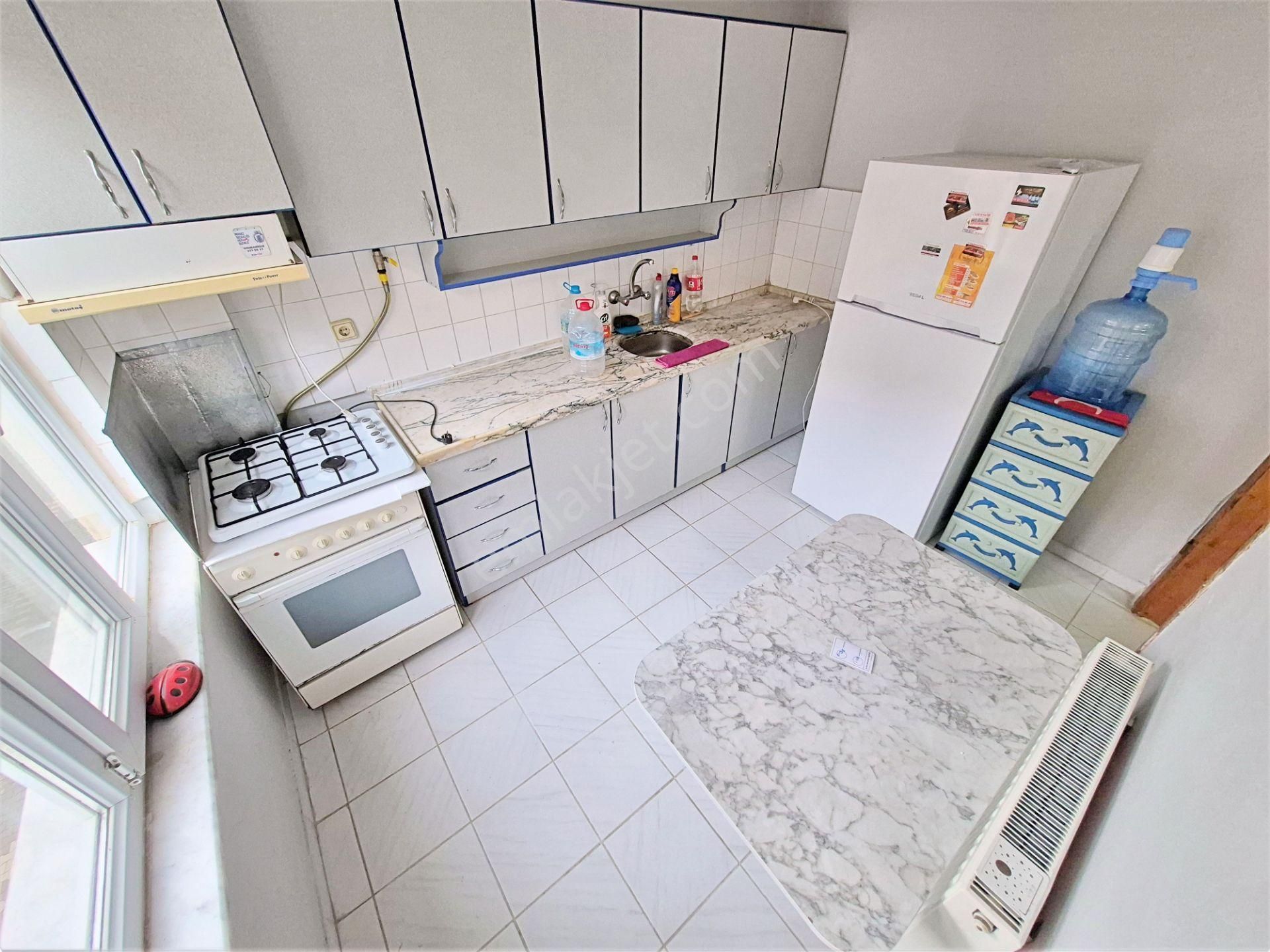 🌀gültaş Emlak’tan Edremit’te Merkezi Konumda Satılık 2+1 Asansörlü Daire