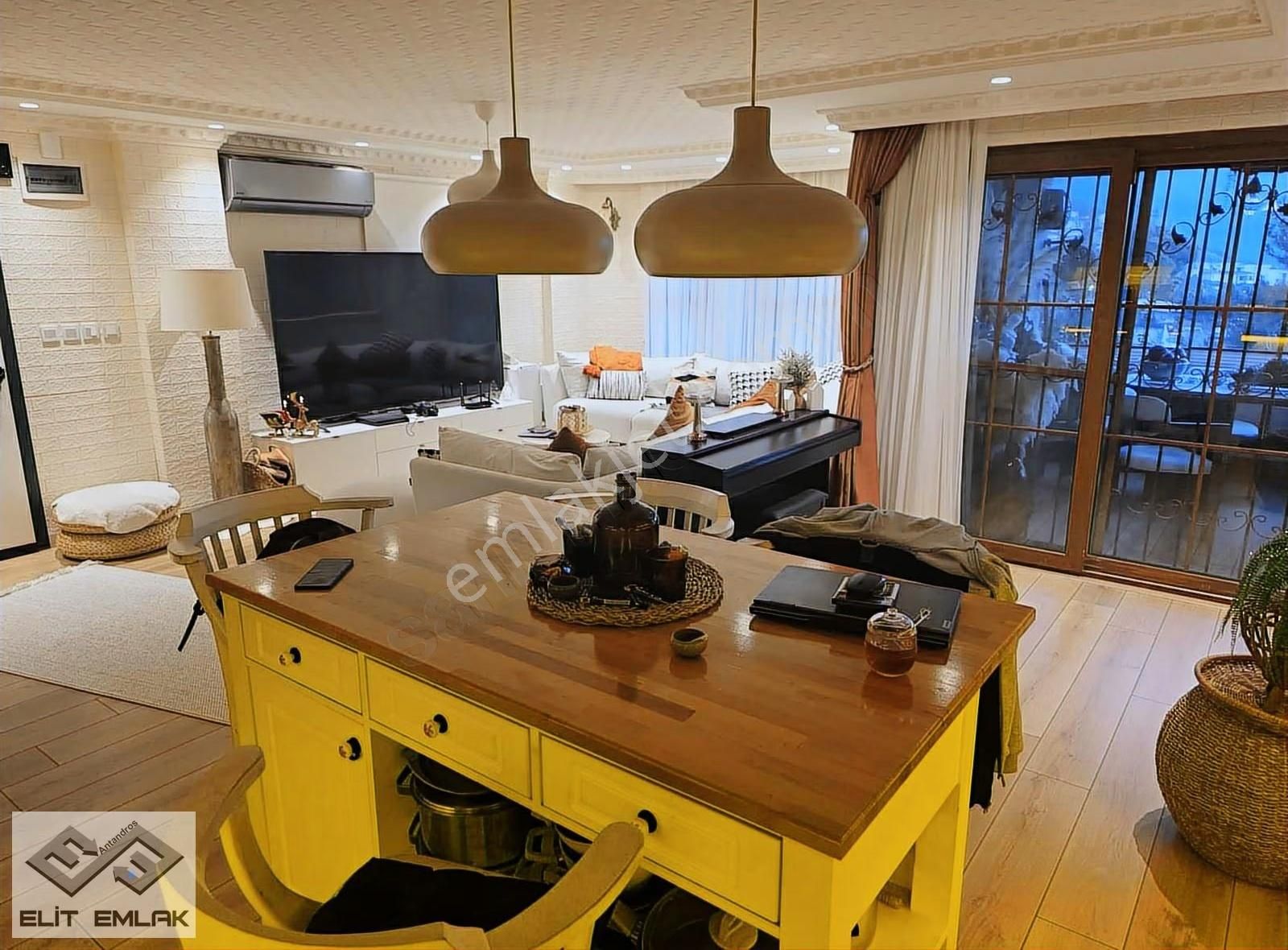 Altınoluk Köy Meydanında Tam Müstakil Bahçeli Lüks Villa - Görsel 16