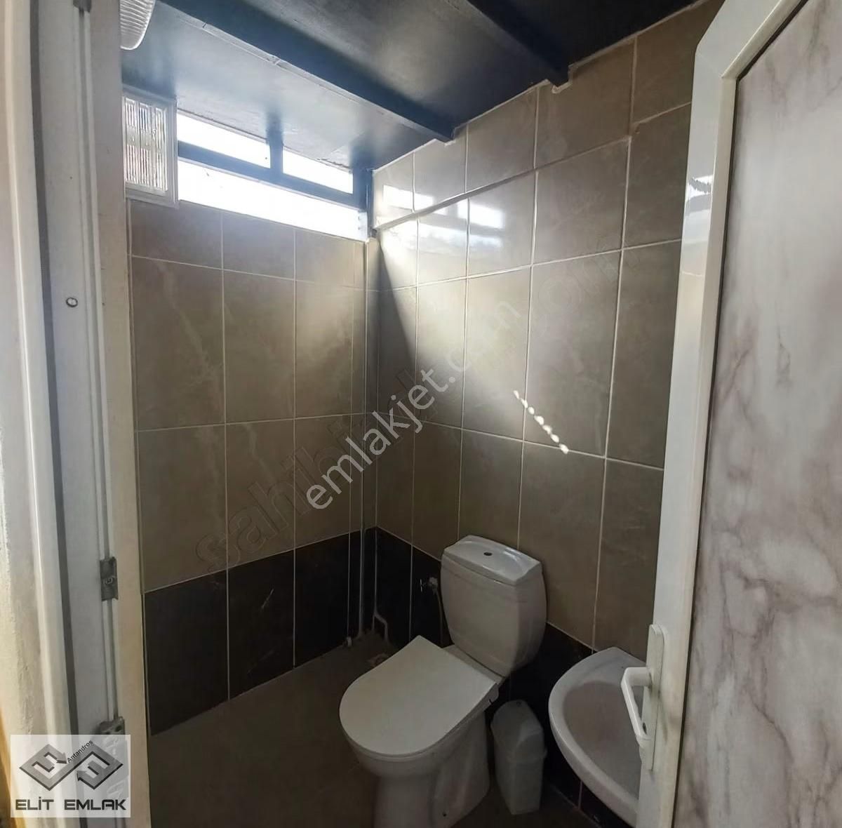 Altınoluk'ta Bahçeli Müstakil Köy Evi - Görsel 22