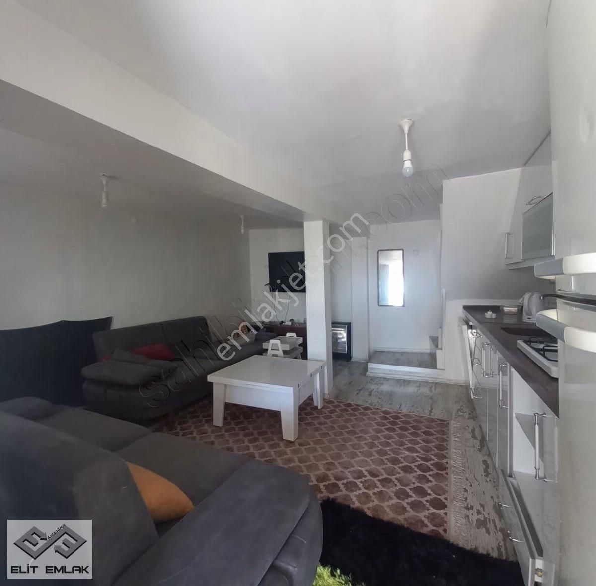 Altınoluk'ta Bahçeli Müstakil Köy Evi - Görsel 19