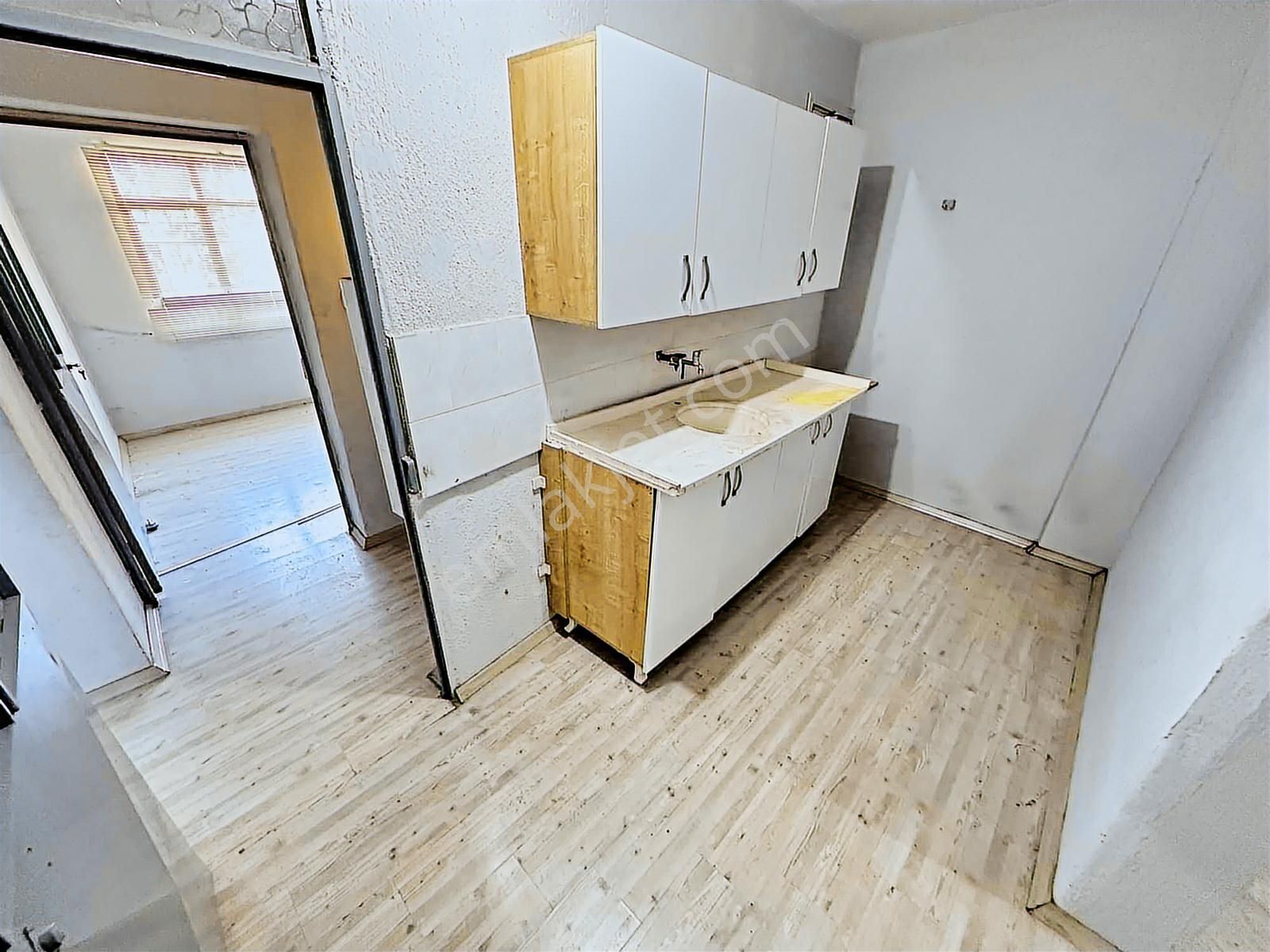 Karabağlar Sanayi'de 290 M2 Satılık Dükkan Ve Komple Bina - Görsel 9