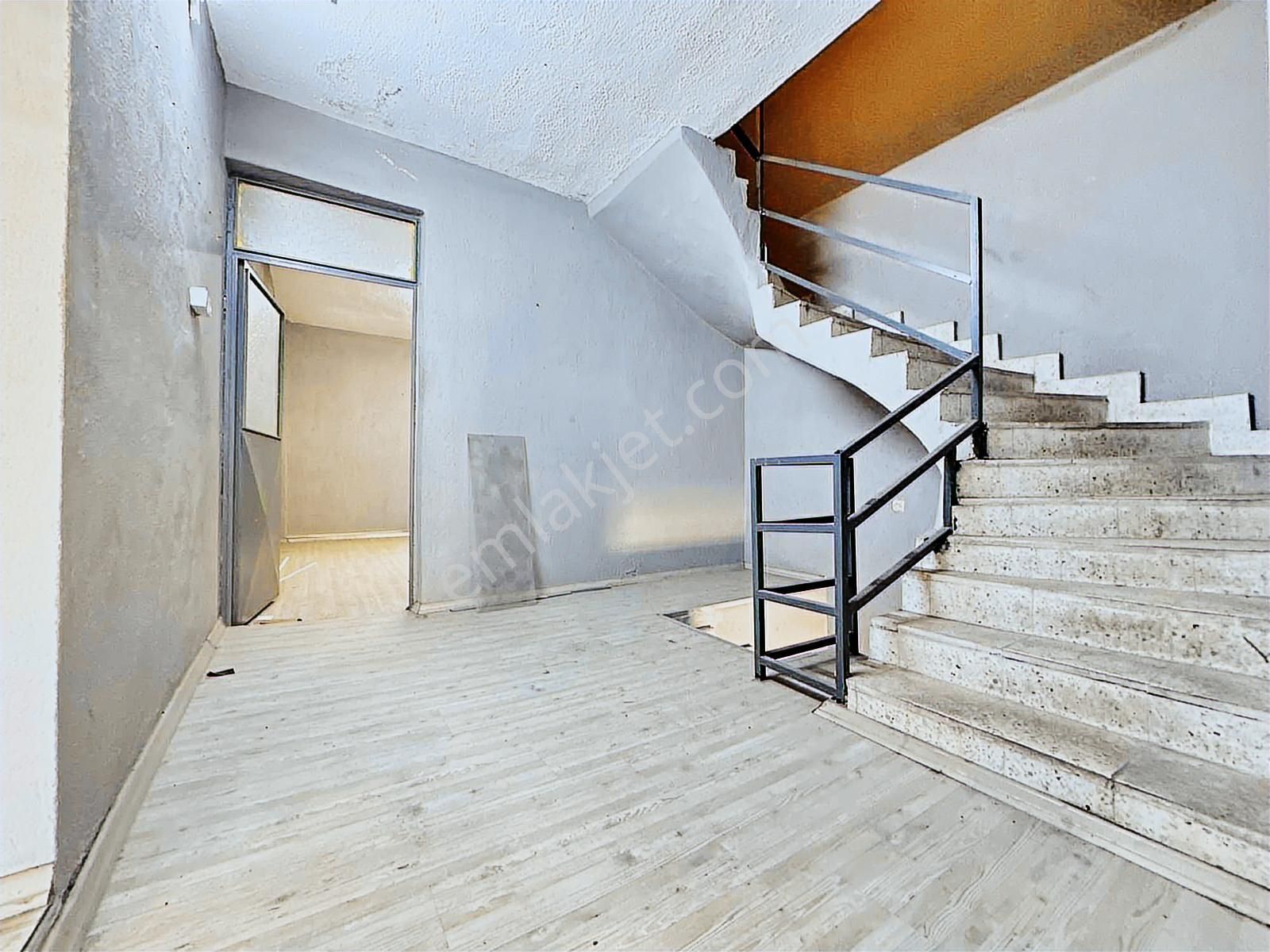 Karabağlar Sanayi'de 290 M2 Satılık Dükkan Ve Komple Bina - Görsel 23