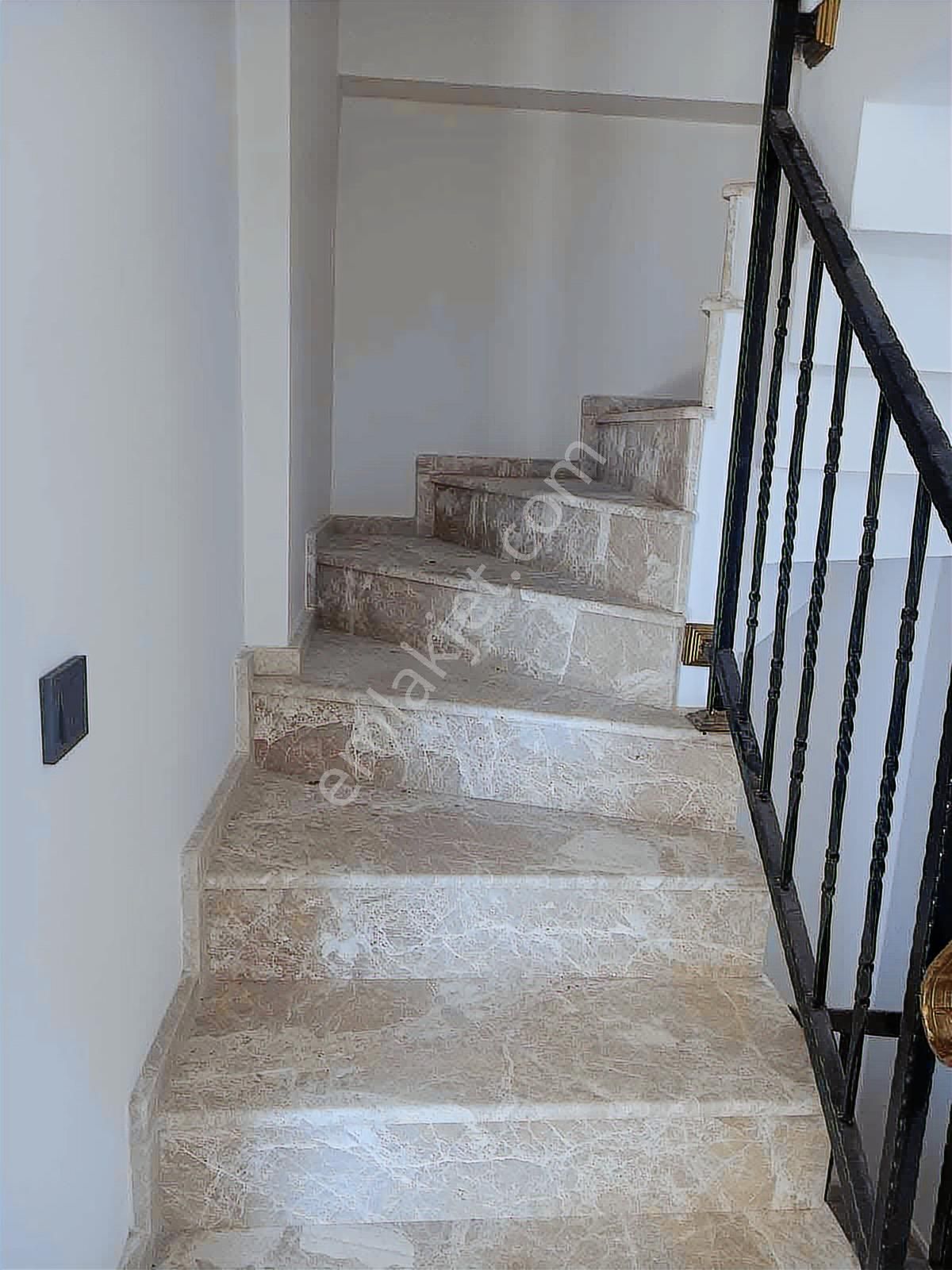 Çandarlı Piri Reis'te 5+2 Villa - Görsel 26