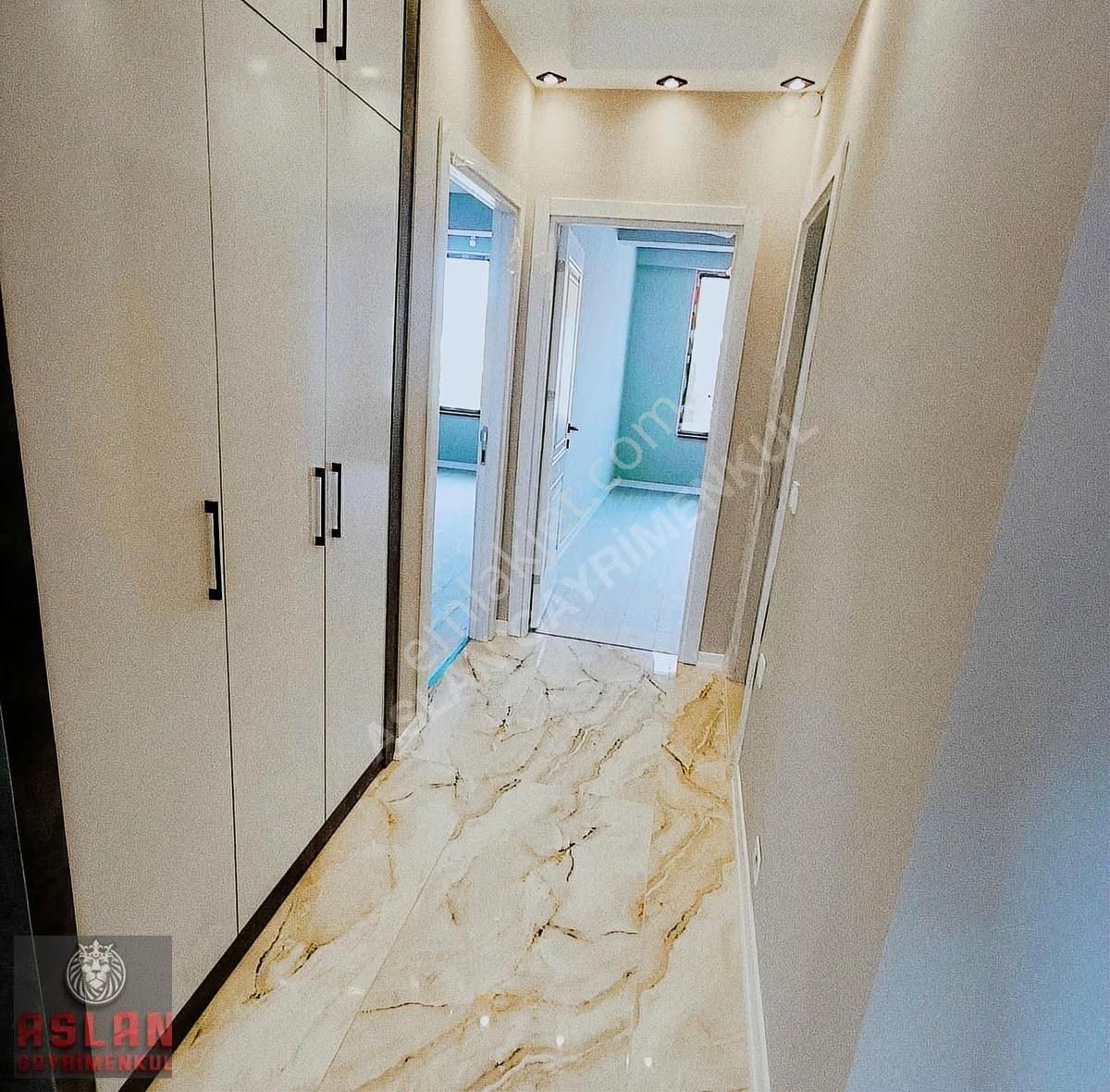 Aslan Emlak Gayrimenkulden Şarhöyükte Satılık 2+1 - Görsel 1