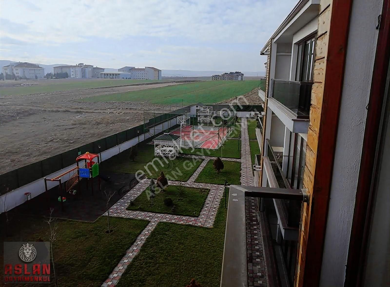 Aslan Emlak Gayrimenkul' Den Batıkent Site İçi Kiralık 3+1 Daire - Görsel 2