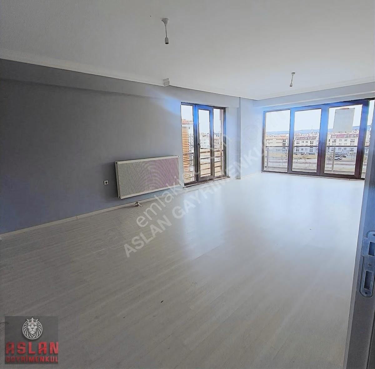 Aslan Emlak Gayrimenkul' Den Batıkent Site İçi Kiralık 3+1 Daire