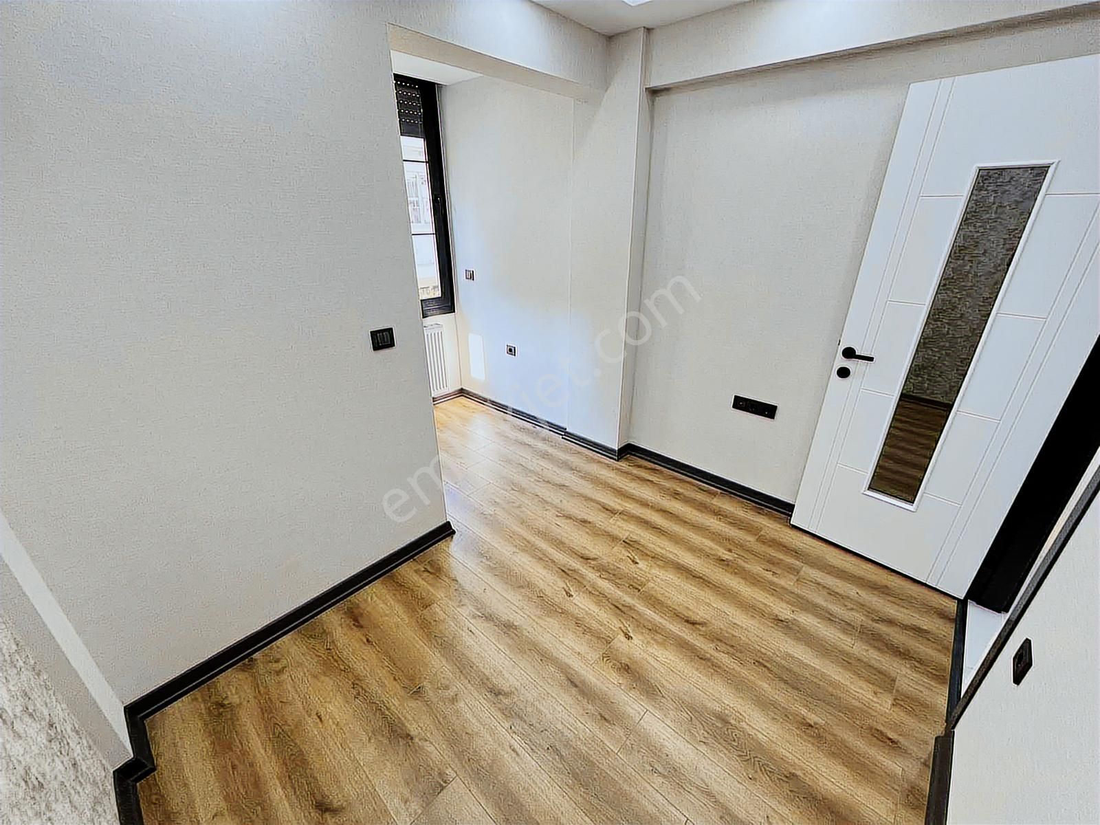 Balçova Korutürk 2+1 110m2 Full Tadilatlı Satılık Daire - Görsel 3
