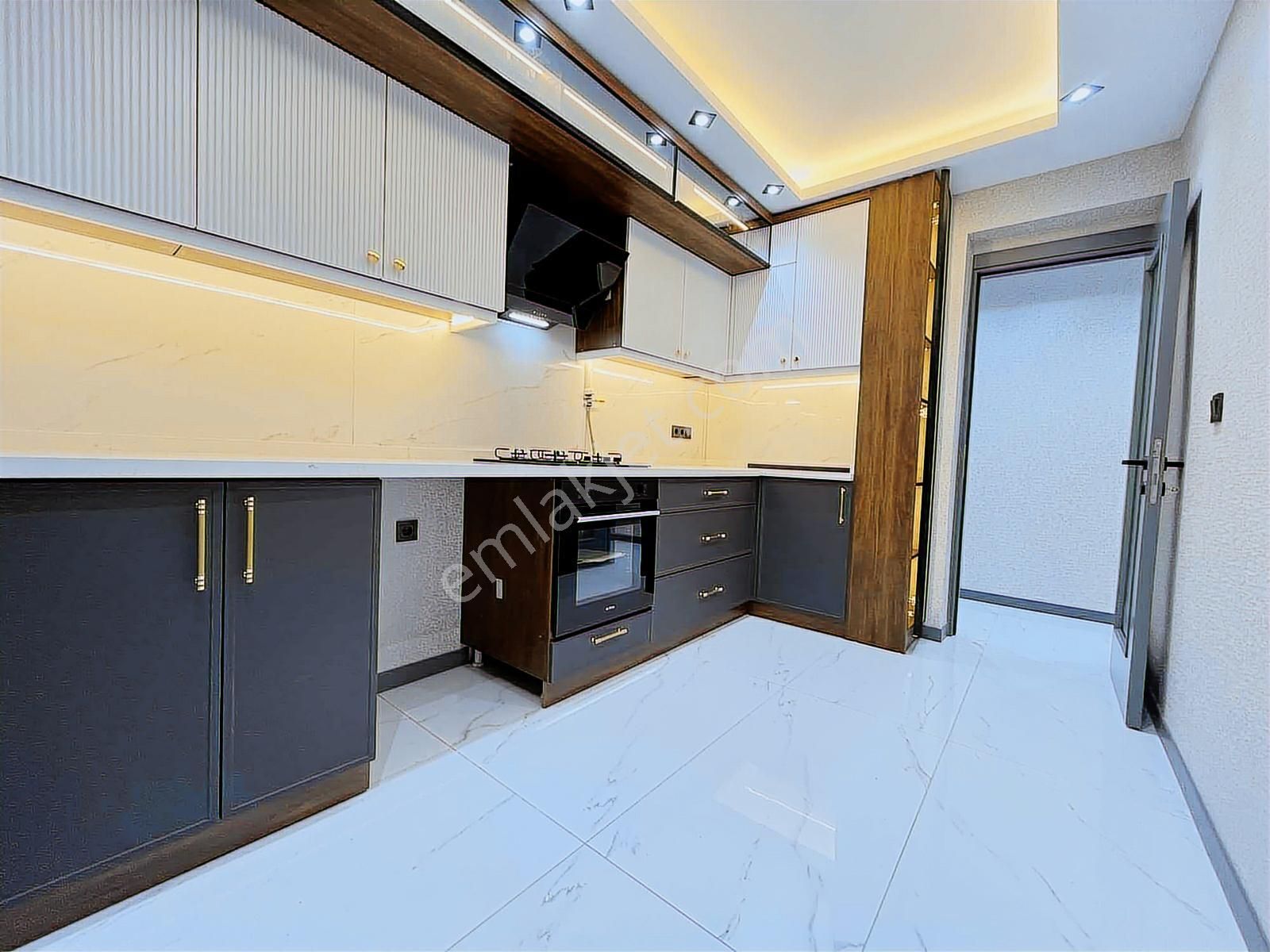 Balçova Çetin Emeç'te 3+1 160m2 Full Tadilatlı Satılık Daire - Görsel 12