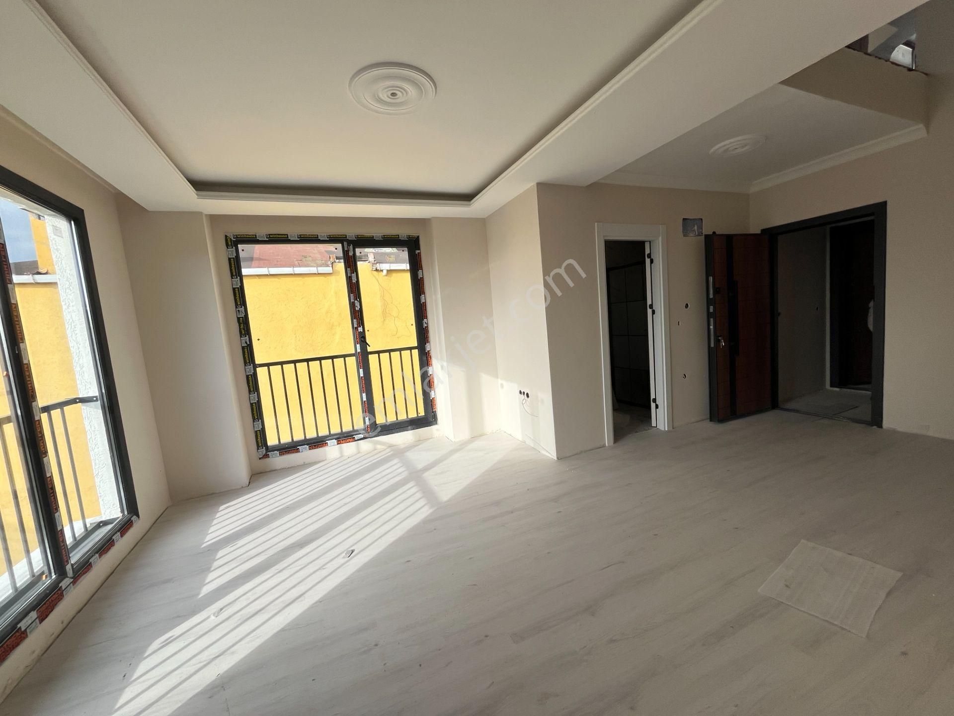 Büyükçekmece Atatürk Mah Deniz Manzaralı Lüks Sıfır 1+1 Dubleks