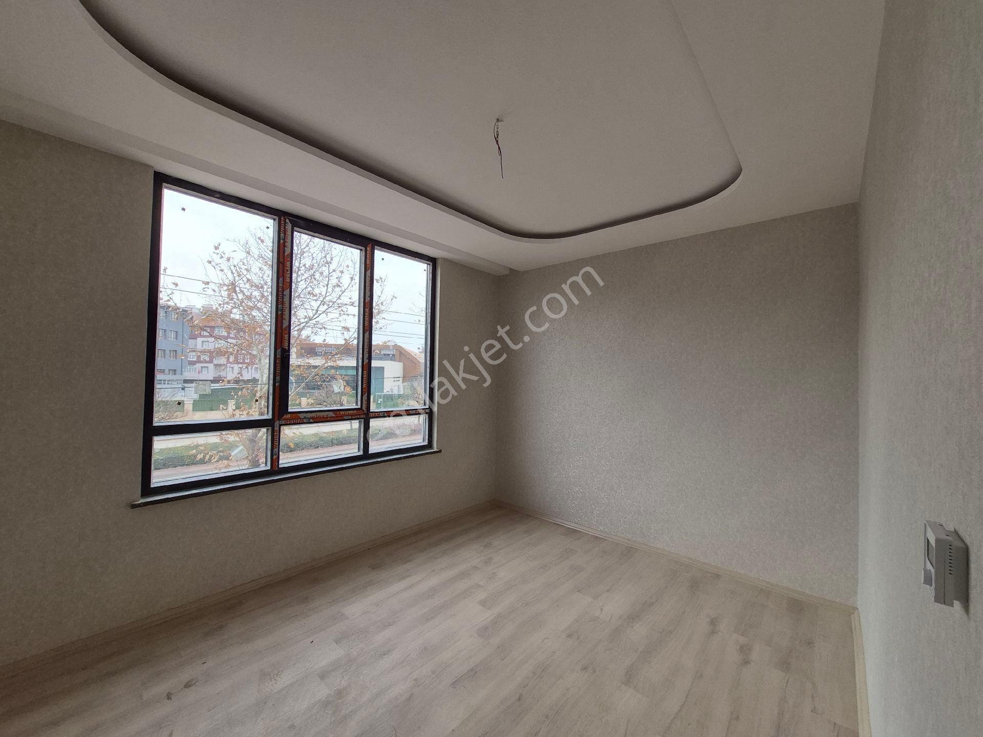 Oturuma Hazır Satılık Daireler Ve Dükkan - Görsel 6