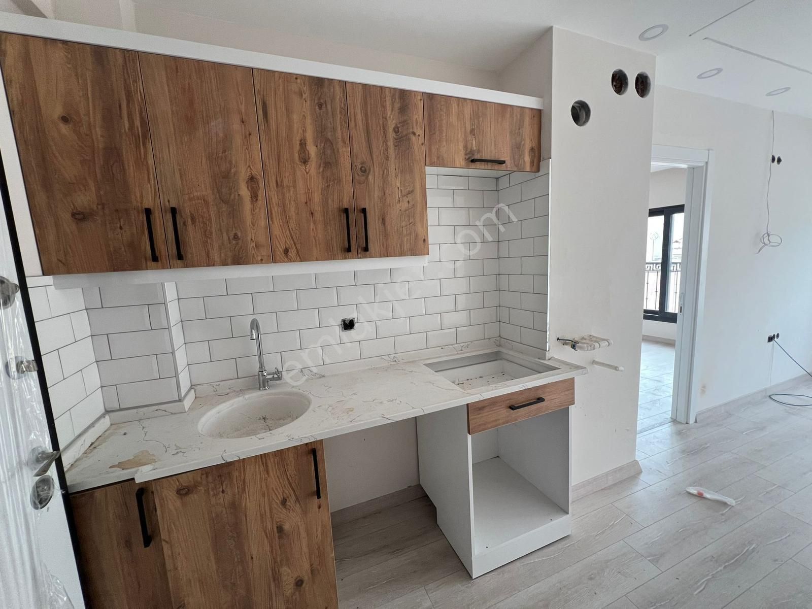 Akalın'dan Üçyol Metroya Çok Yakın 1+1 Yerden Isıtmalı Asansörlü - Görsel 11