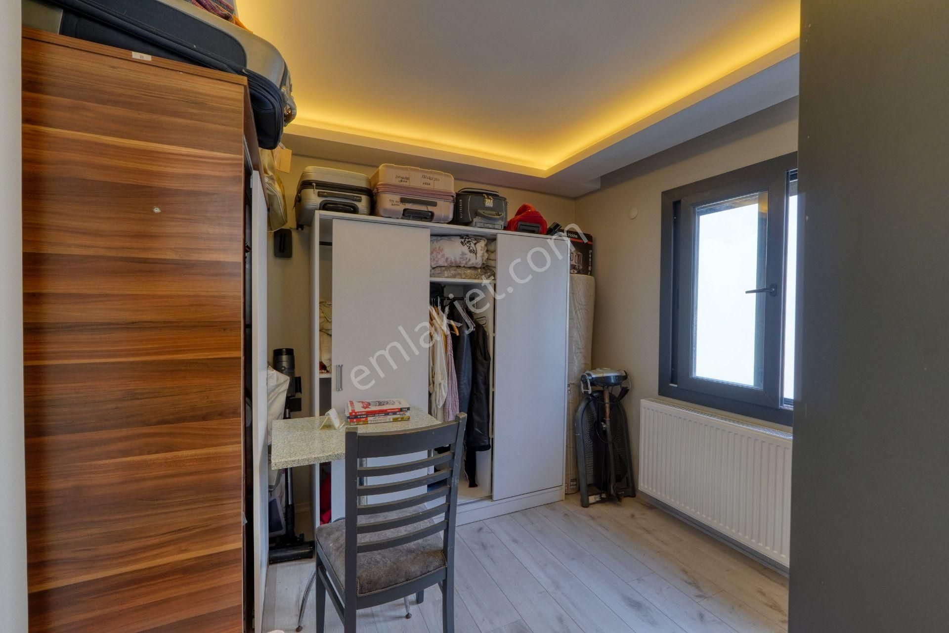 Çeşmealtında Ana Cadde Üzerinde Dükkan + 2 Daire Teraslı Bina - Görsel 24