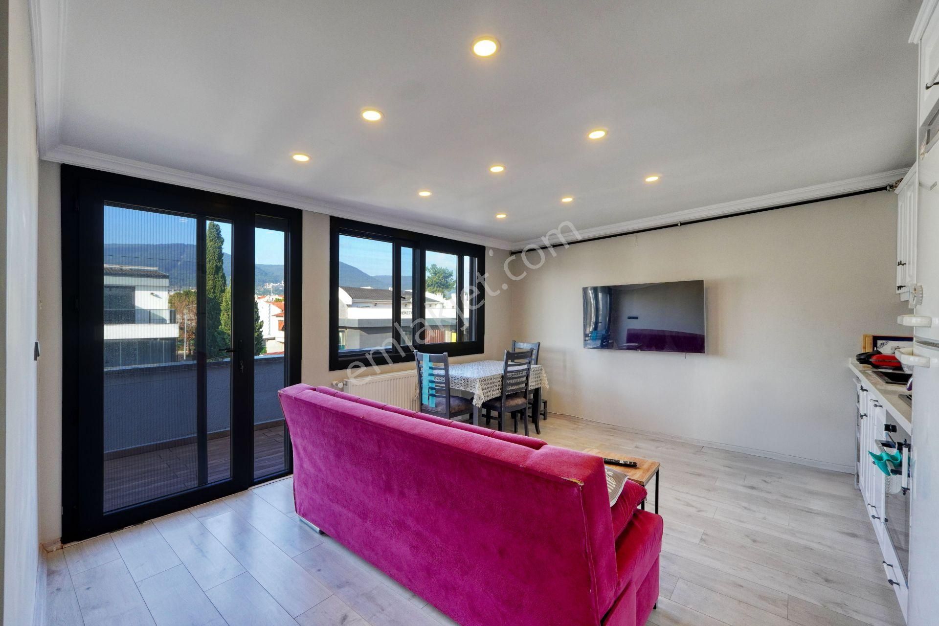 Çeşmealtında Ana Cadde Üzerinde Dükkan + 2 Daire Teraslı Bina - Görsel 28