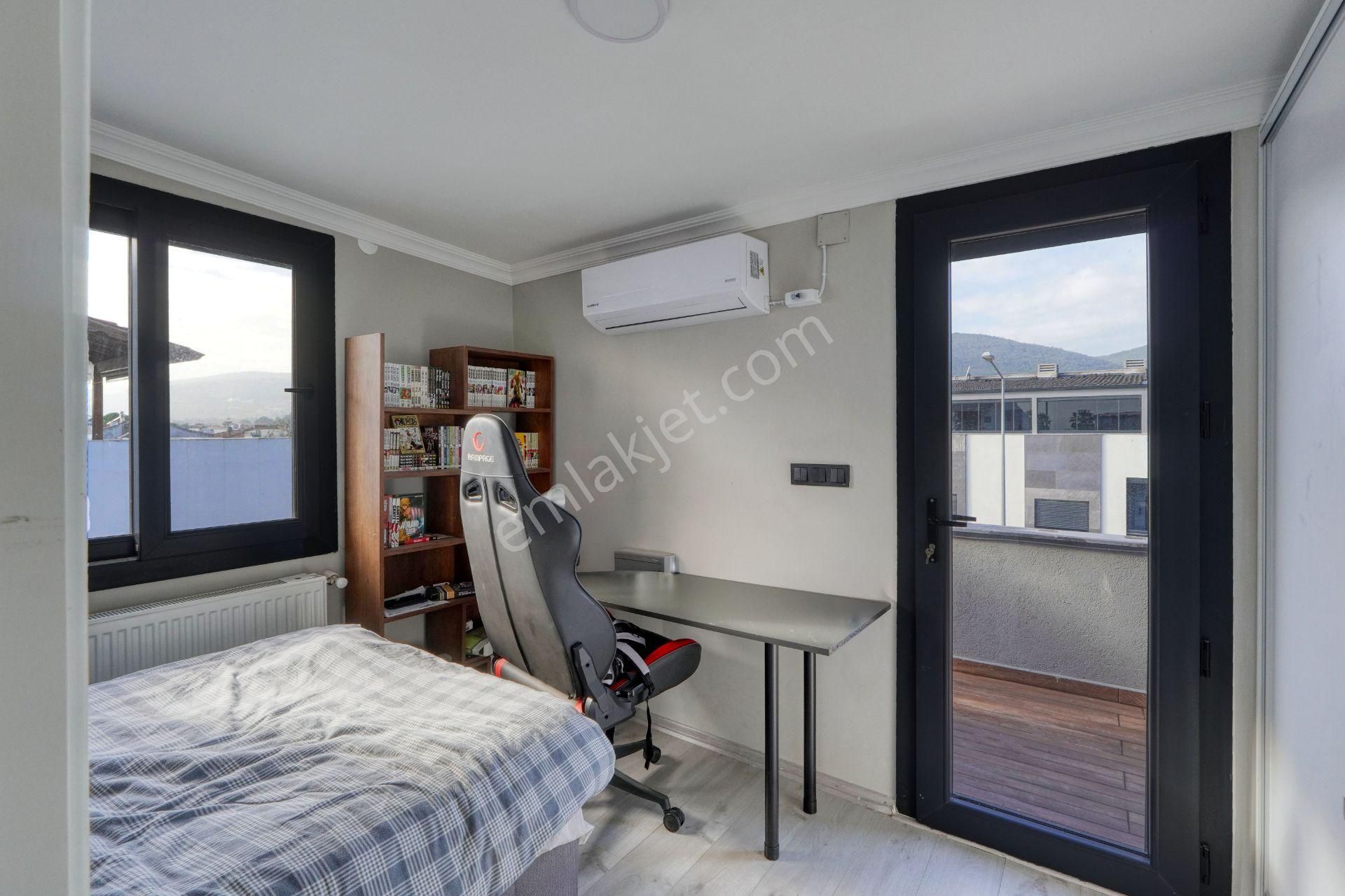 Çeşmealtında Ana Cadde Üzerinde Dükkan + 2 Daire Teraslı Bina - Görsel 35