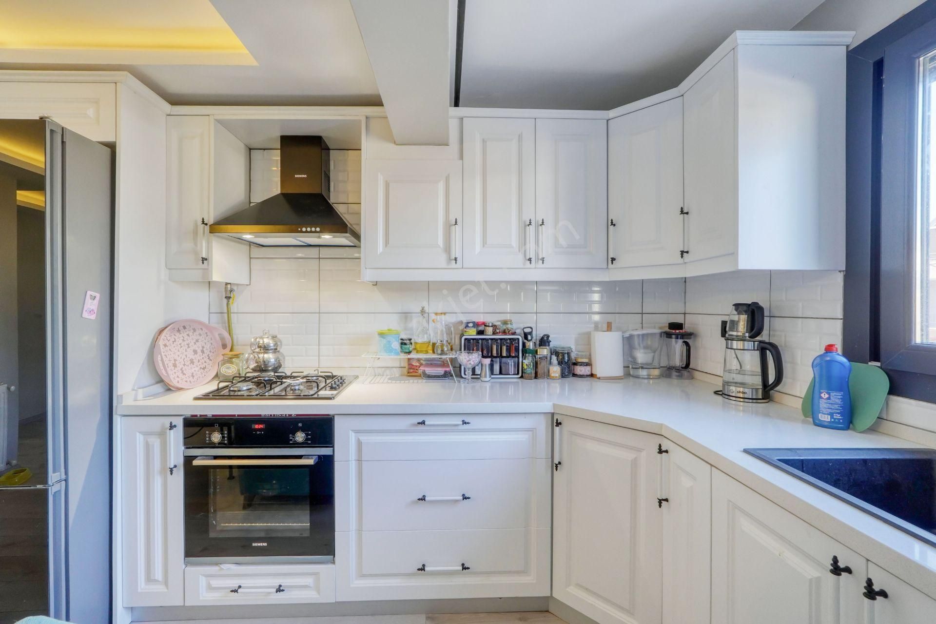 Çeşmealtında Ana Cadde Üzerinde Dükkan + 2 Daire Teraslı Bina - Görsel 16