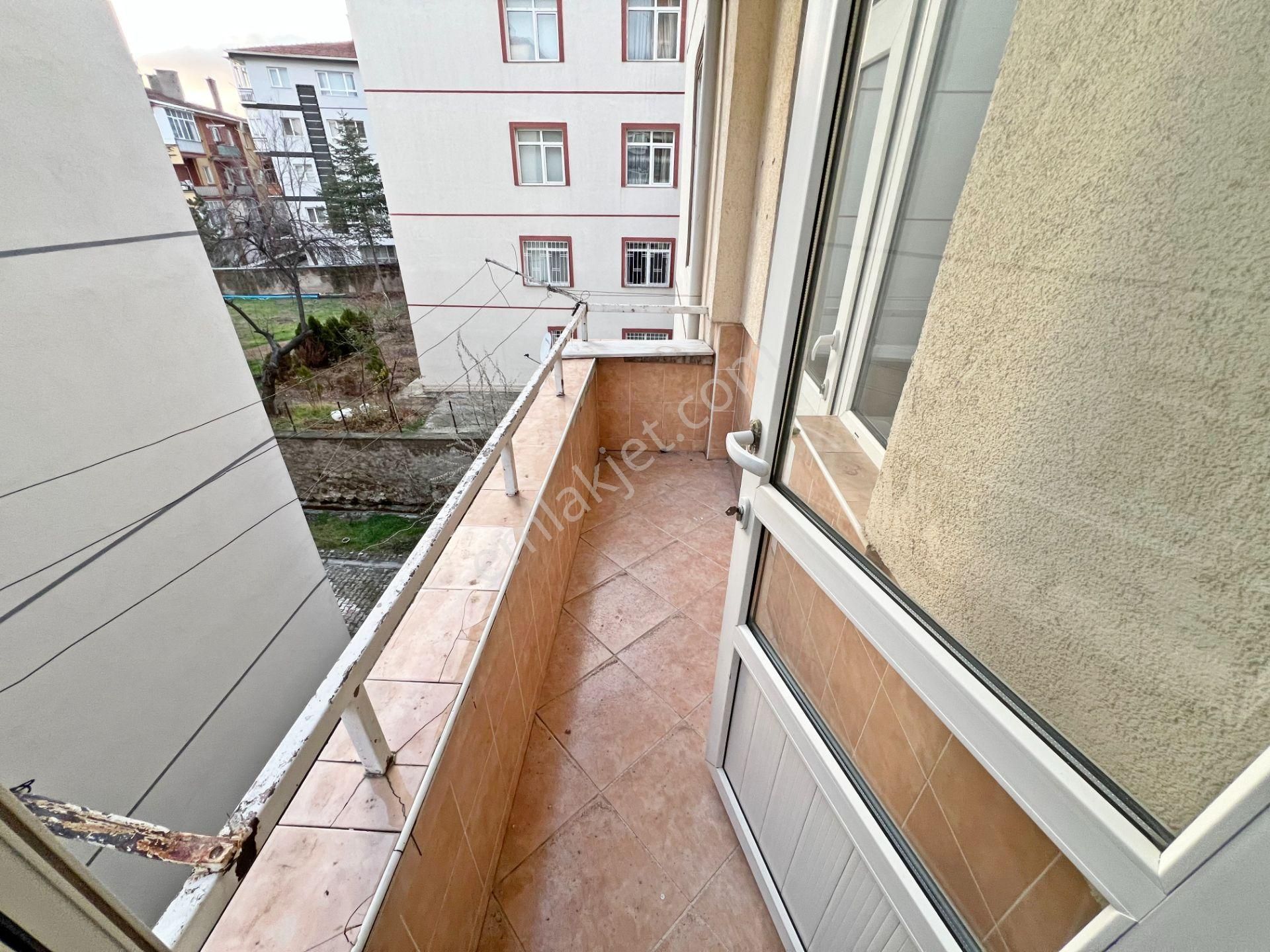 Fırsat !! Kuyuyazısı Cad. Üzeri Ara Kat 3+1 Mantolamalı Güney Cephe - Görsel 8