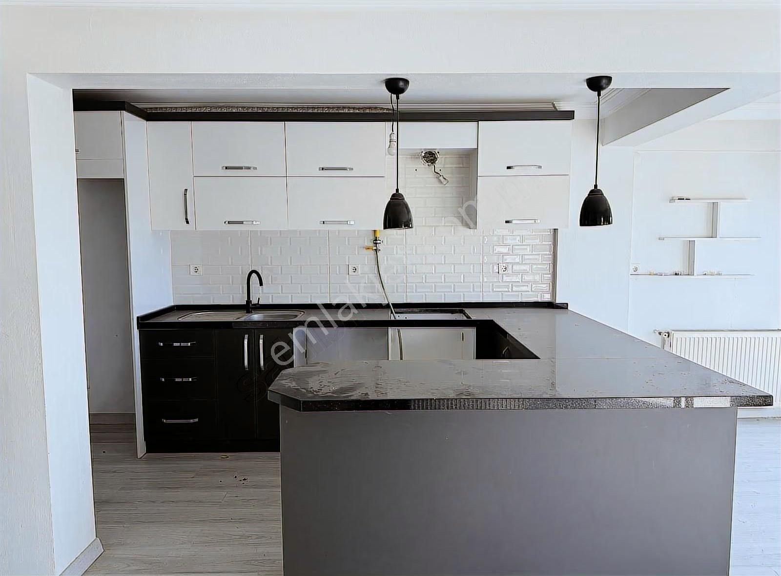 Kurtuluş Okulu Karşısı Kiralık Dubleks Daire