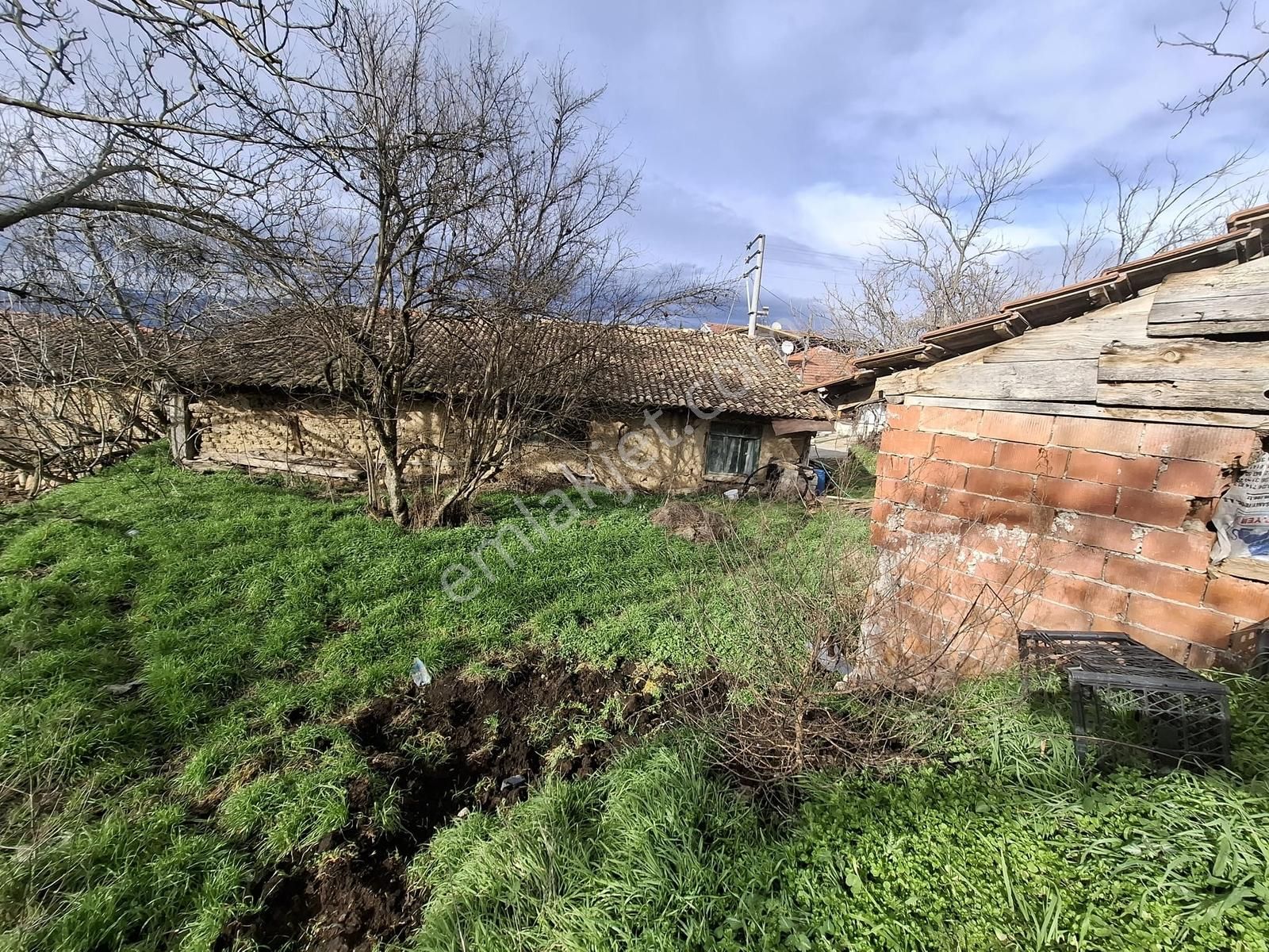 Geyve Hırka Köy İçinde İmarlı Düz Zemin 2 Yapılı Fırsat - Görsel 9