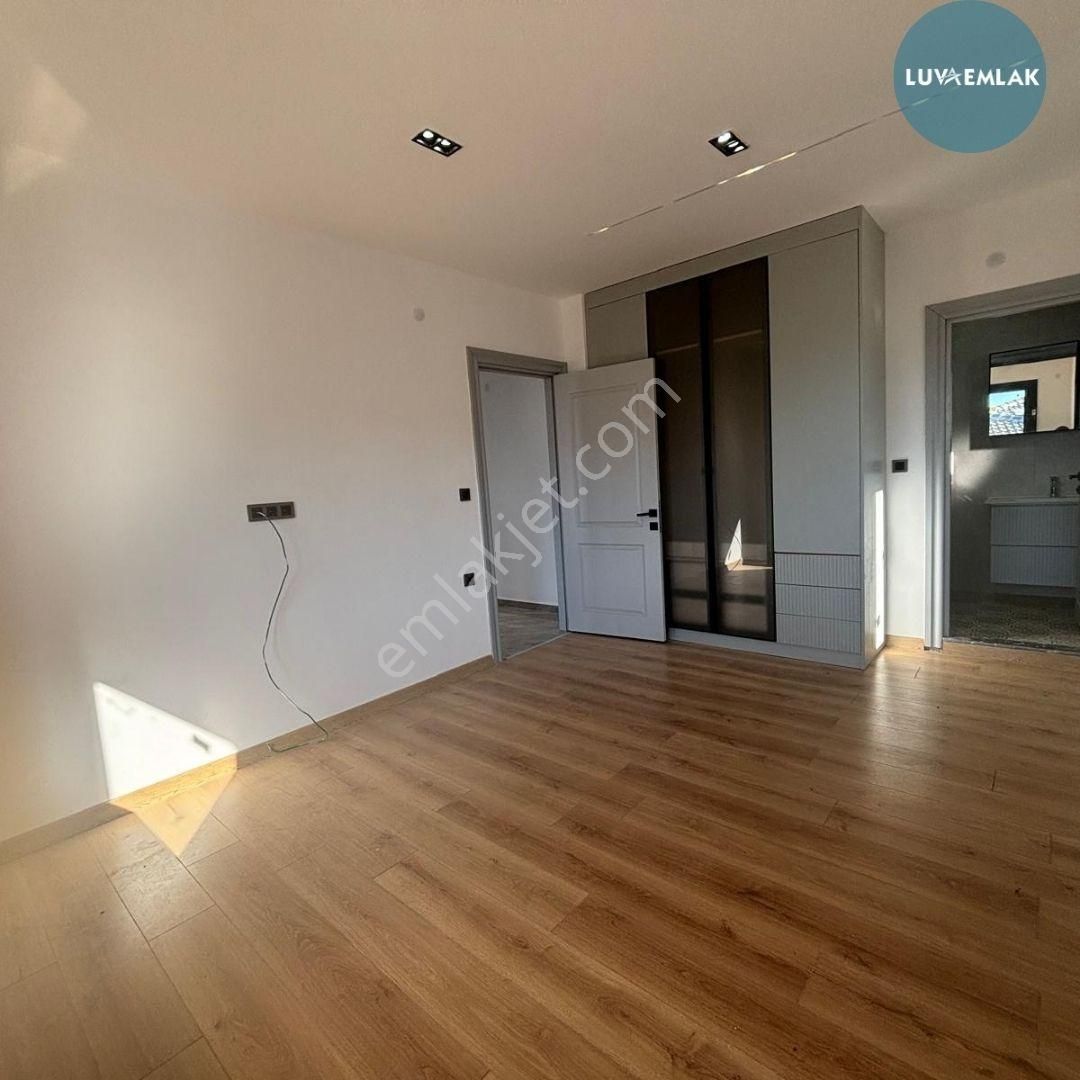 Didim Akbük'te Deniz Manzaralı Özel Havuzlu Tam Müstakil 3+1 Villa - Görsel 16