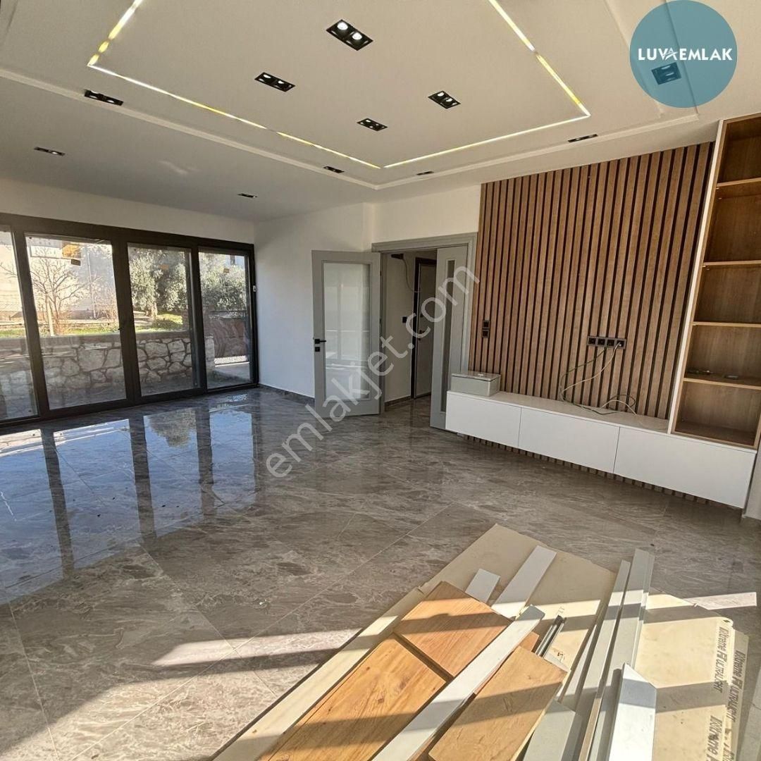 Didim Akbük'te Deniz Manzaralı Özel Havuzlu Tam Müstakil 3+1 Villa - Görsel 8