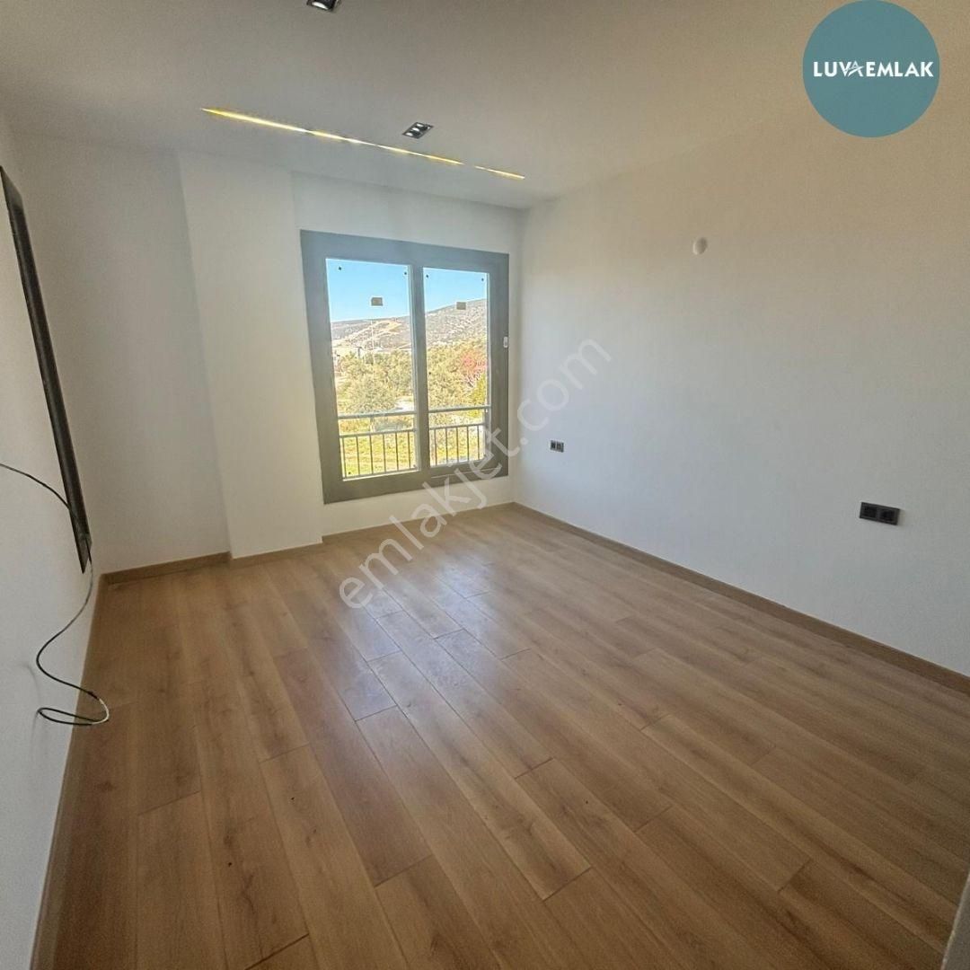 Didim Akbük'te Deniz Manzaralı Özel Havuzlu Tam Müstakil 3+1 Villa - Görsel 19