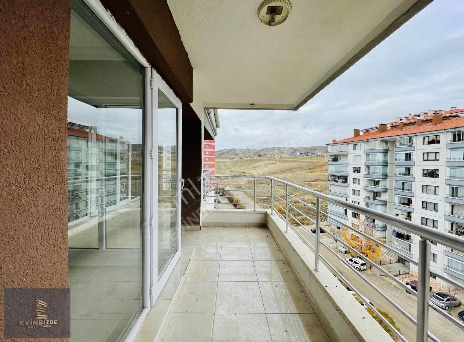 Evinbizde Pursaklar █ Saray'da Giyinme Odalı 4.5+1 Site Dairesi - Görsel 8
