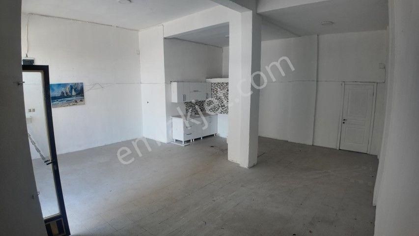 Karşıyaka Örnekköyde 100 M2 Kiralık Dükkan - Görsel 16