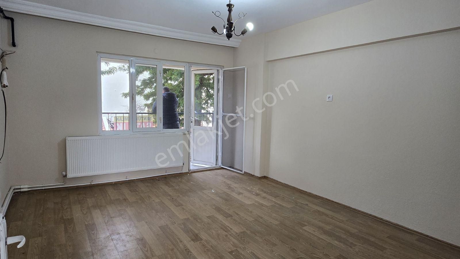 Şentürk Gayrimenkul | Şirinevler'de 2+1 Daire | Doğalgazlı - Görsel 5