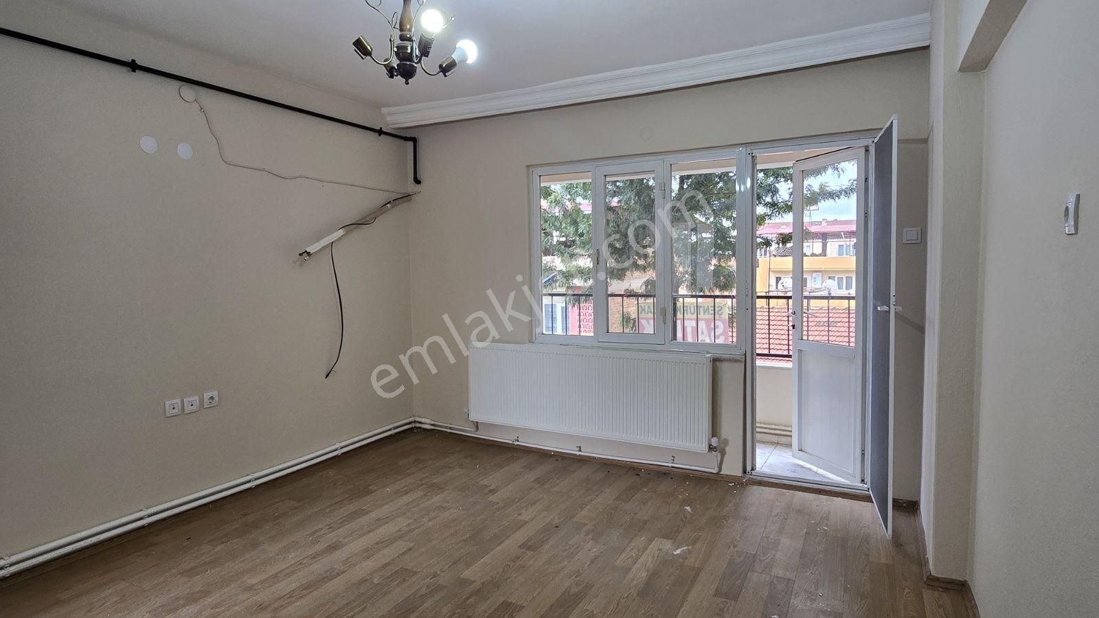 Şentürk Gayrimenkul | Şirinevler'de 2+1 Daire | Doğalgazlı - Görsel 9