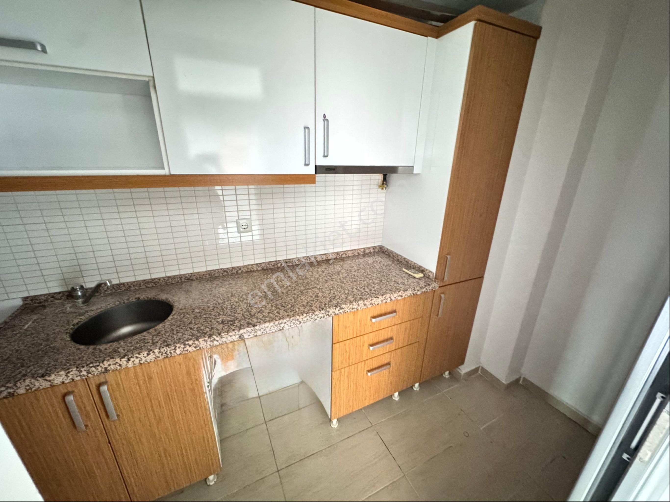 Pera'dan İsmet İnönü 1 Cad. Üzerinde Kent Plaza Kiralık 2+1 Ofis - Görsel 17