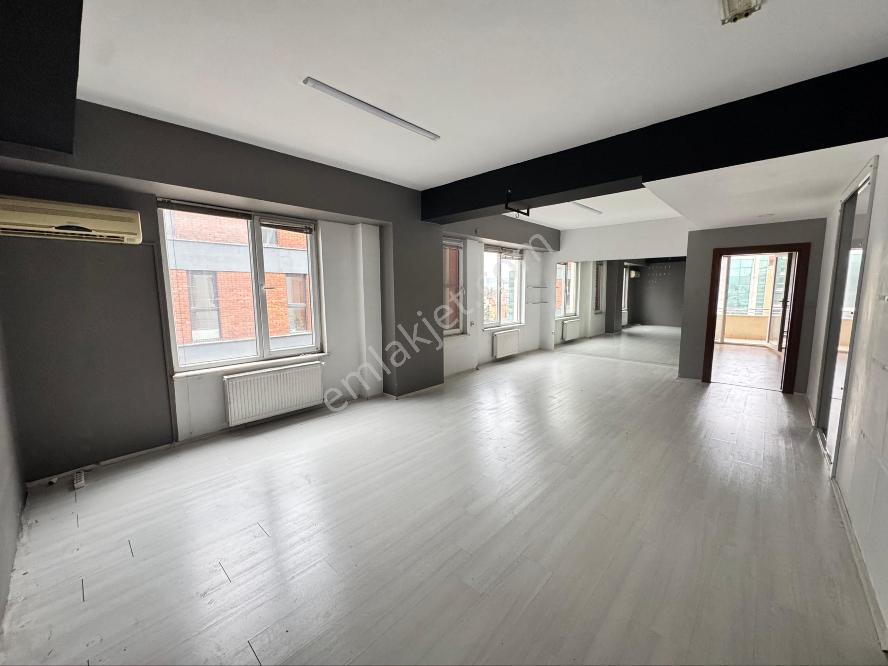 Pera'dan İsmet İnönü 1 Cad. Üzerinde Kent Plaza Kiralık 2+1 Ofis - Görsel 7