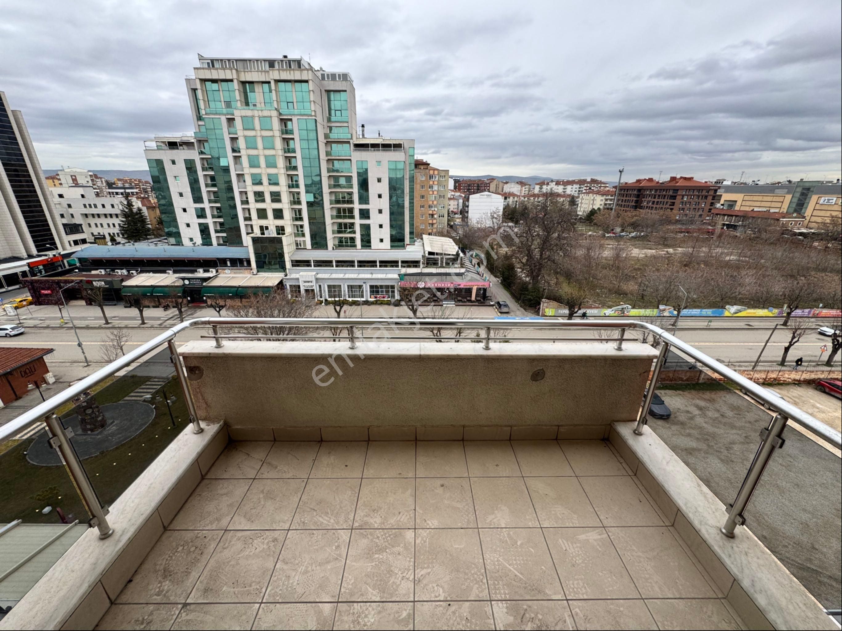 Pera'dan İsmet İnönü 1 Cad. Üzerinde Kent Plaza Kiralık 2+1 Ofis - Görsel 24