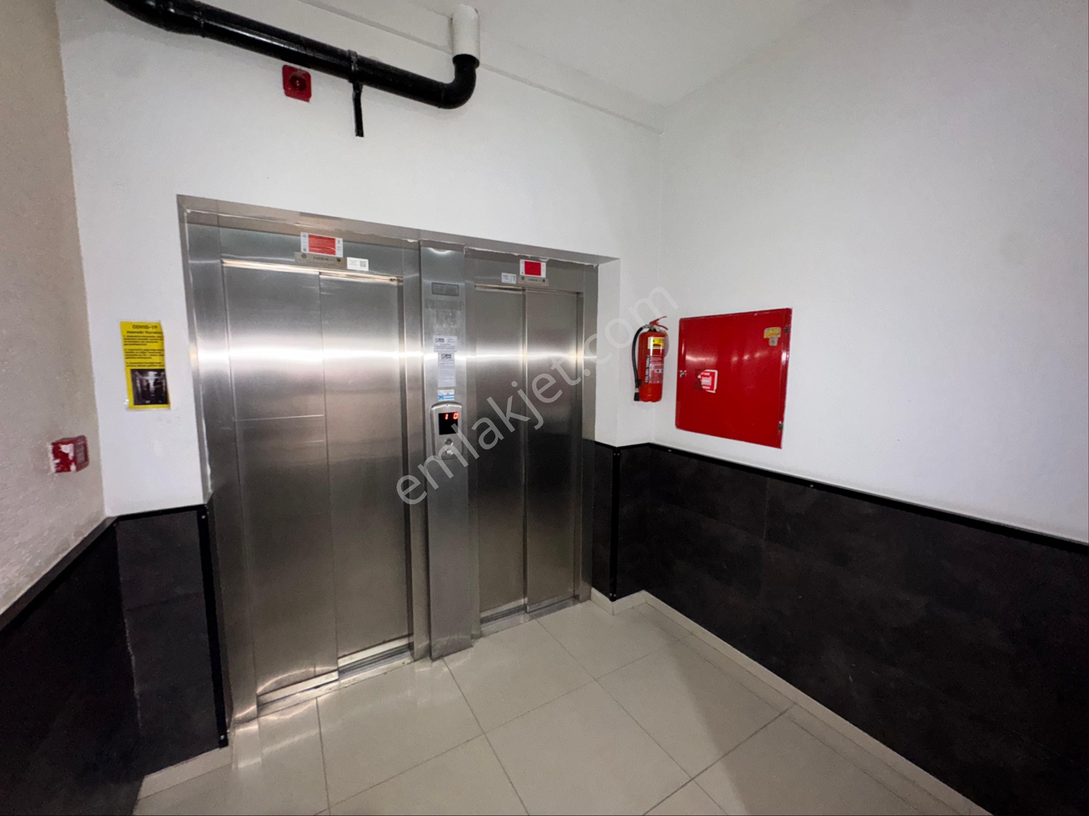 Pera'dan İsmet İnönü 1 Cad. Üzerinde Kent Plaza Kiralık 2+1 Ofis - Görsel 5