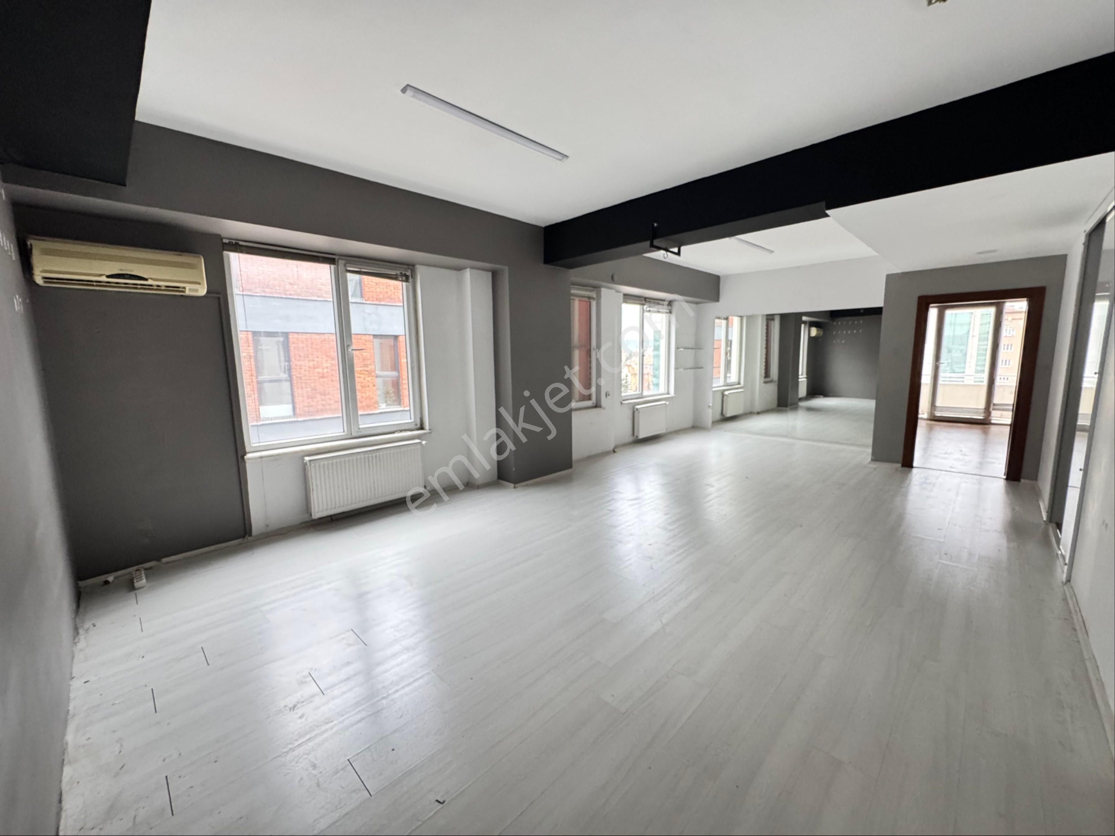 Pera'dan İsmet İnönü 1 Cad. Üzerinde Kent Plaza Kiralık 2+1 Ofis - Görsel 12