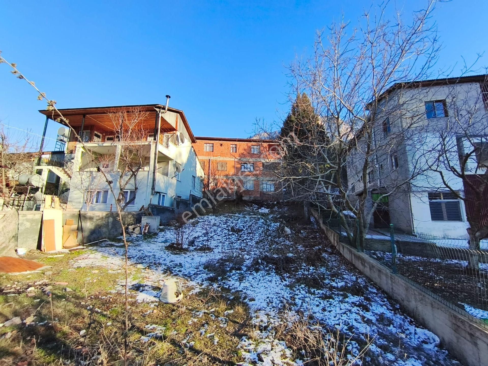 Kar Emlaktan Akçatekir Üçolukta 290 M2 Çevre Duvarı Yapılmış Satılık Arsa