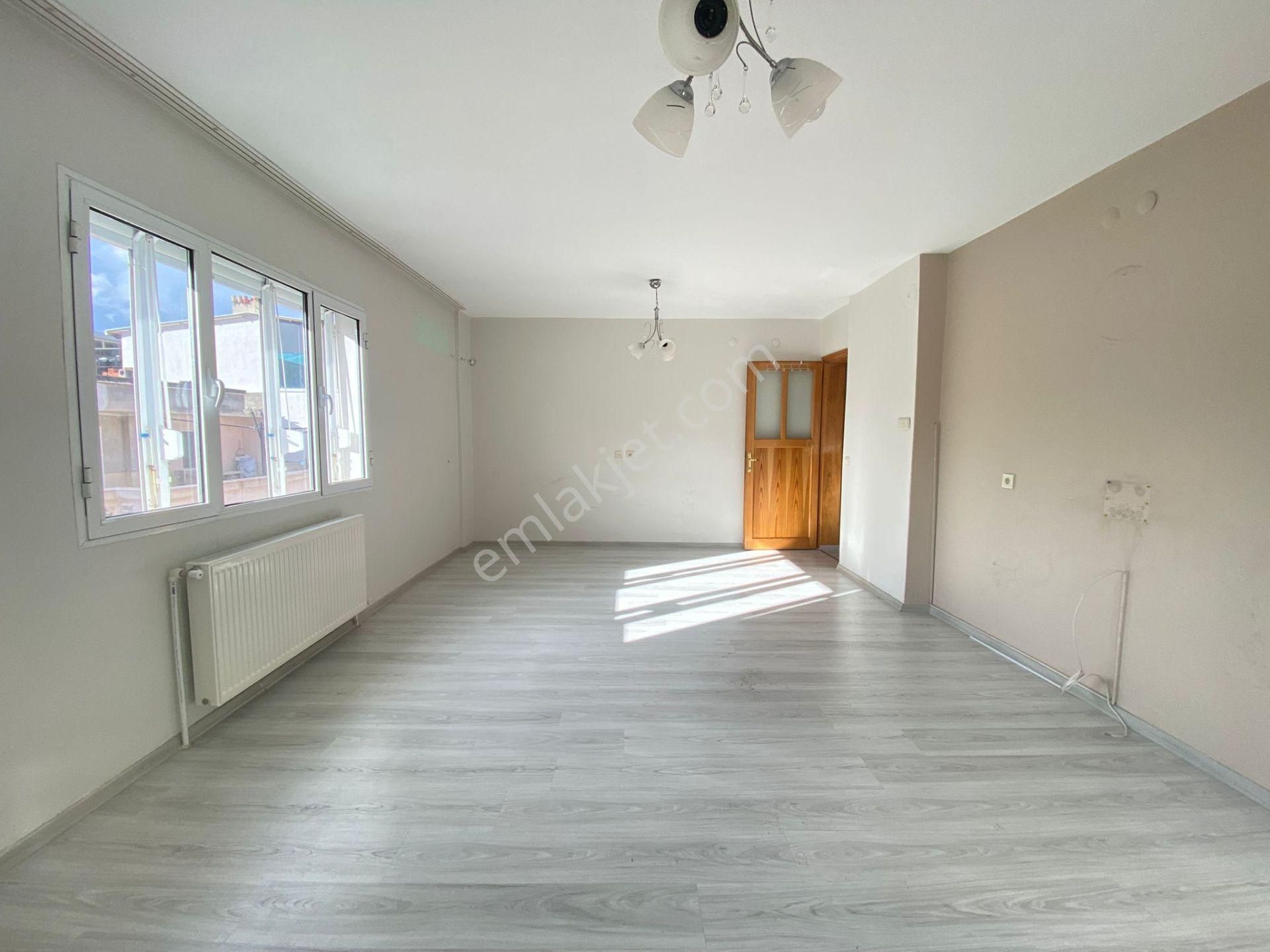 Buca Göksu Mah Köşe 135 M2 Doğalgazlı Ayrı Mutfaklı Kiracısız - Görsel 25