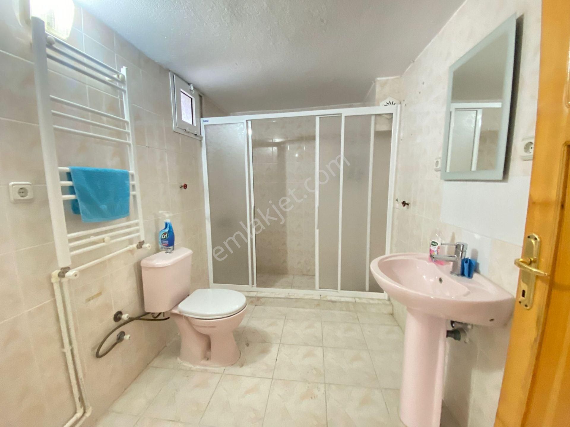 Buca Göksu Mah Köşe 135 M2 Doğalgazlı Ayrı Mutfaklı Kiracısız - Görsel 20