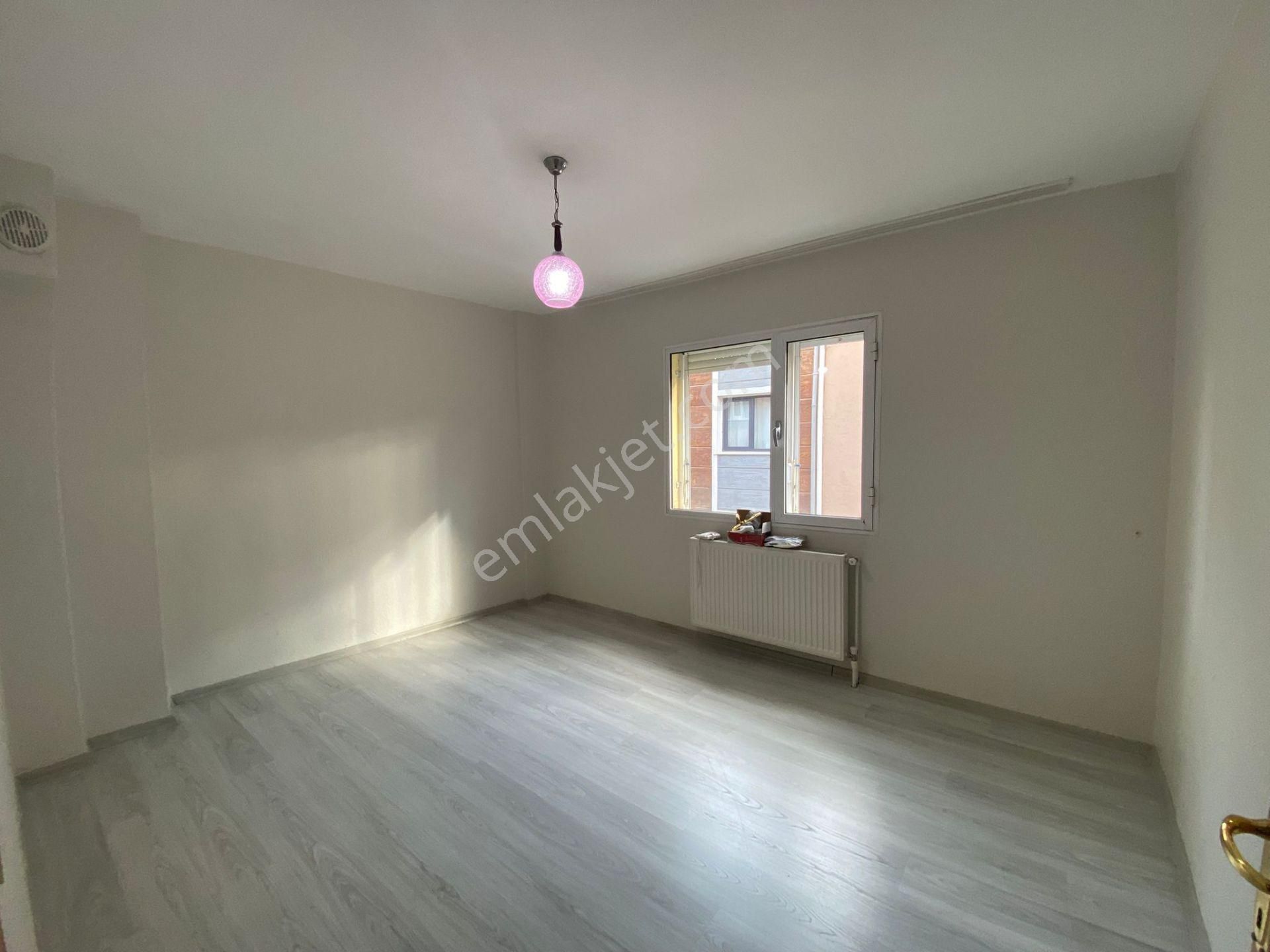 Buca Göksu Mah Köşe 135 M2 Doğalgazlı Ayrı Mutfaklı Kiracısız - Görsel 13